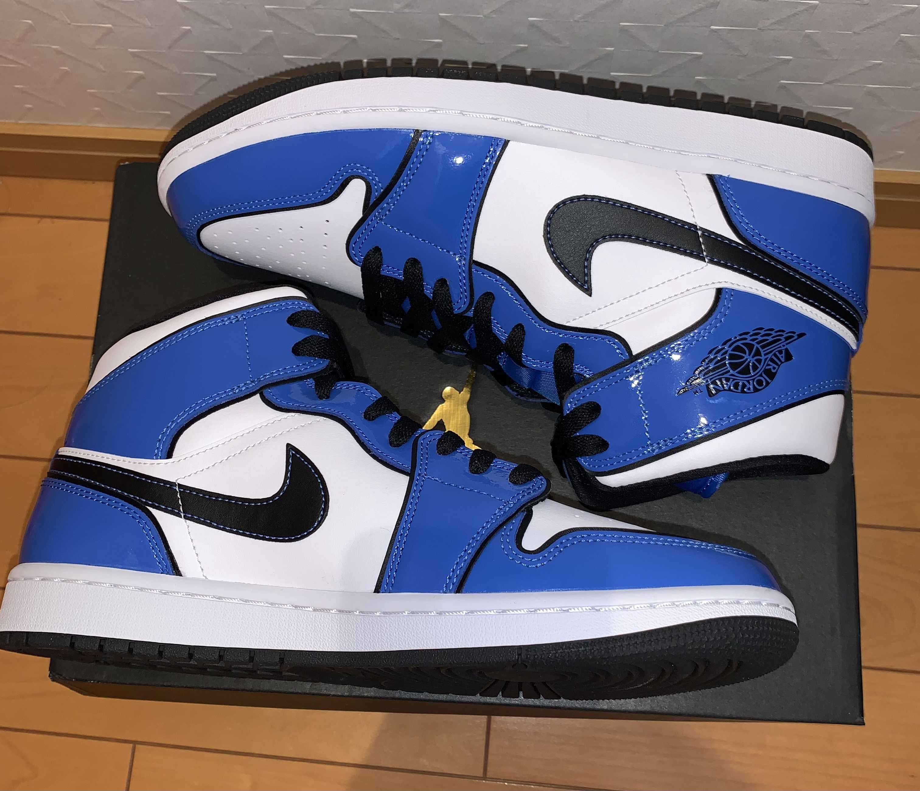 Nike Air Jordan 1 Mid SE "Signal Blue"