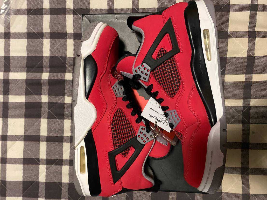 Nike Air Jordan 4 Retro "Toro Bravo"