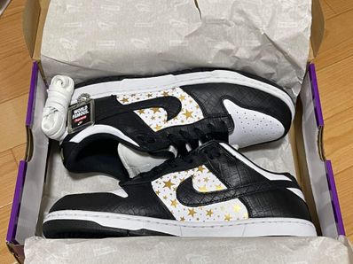 Supreme × Nike SB Dunk Low OG QS Gold Stars "White/Black"