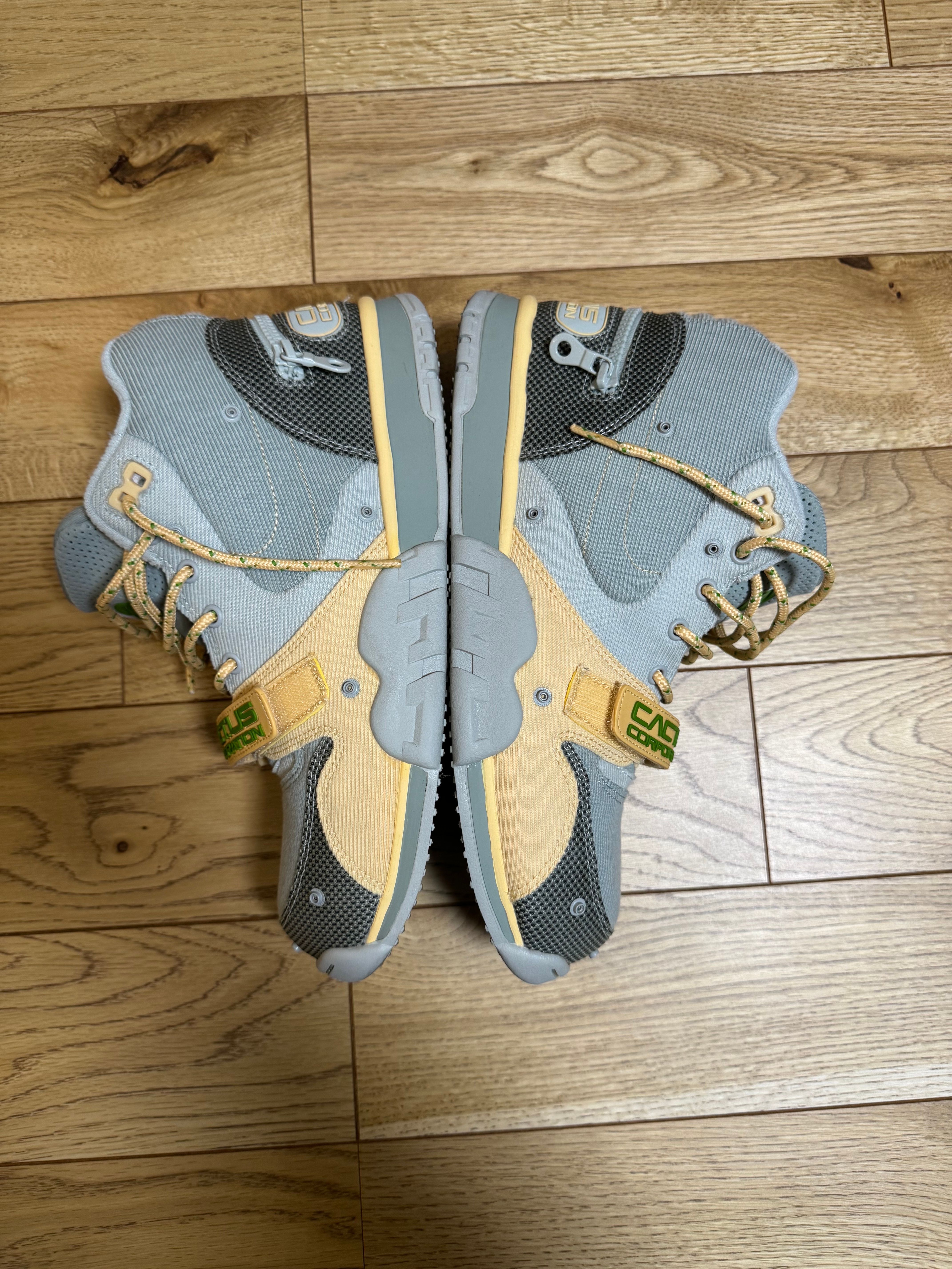 Travis Scott × Nike Air Trainer 1 SP "Grey Haze and Dusty Sage"