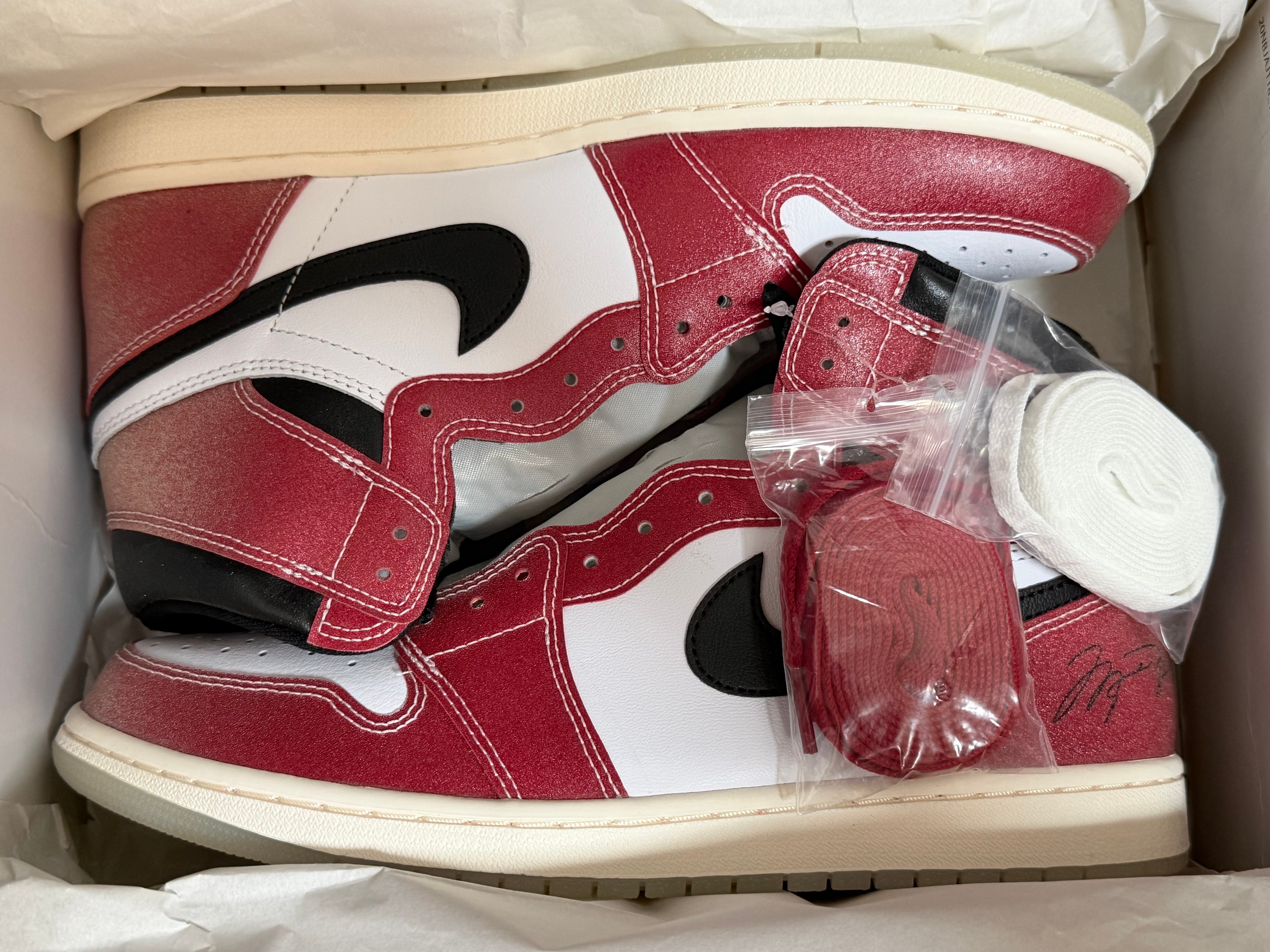 Trophy Room × Nike Air Jordan 1 Retro High OG "Chicago"