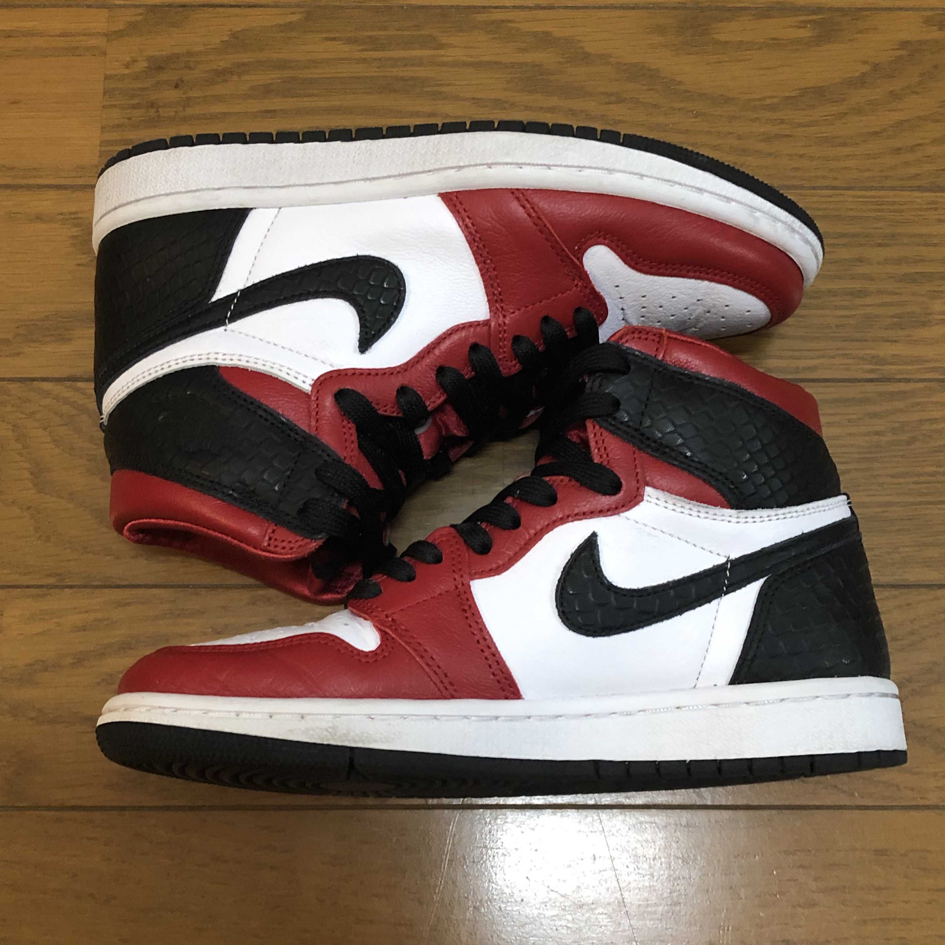 Nike Women's Air Jordan 1 High OG "Satin Red"