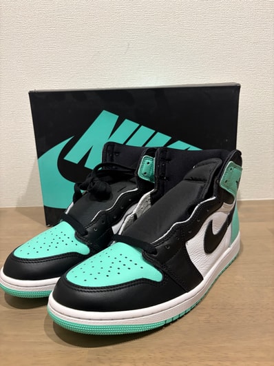 Nike Air Jordan 1 High OG "Green Glow"