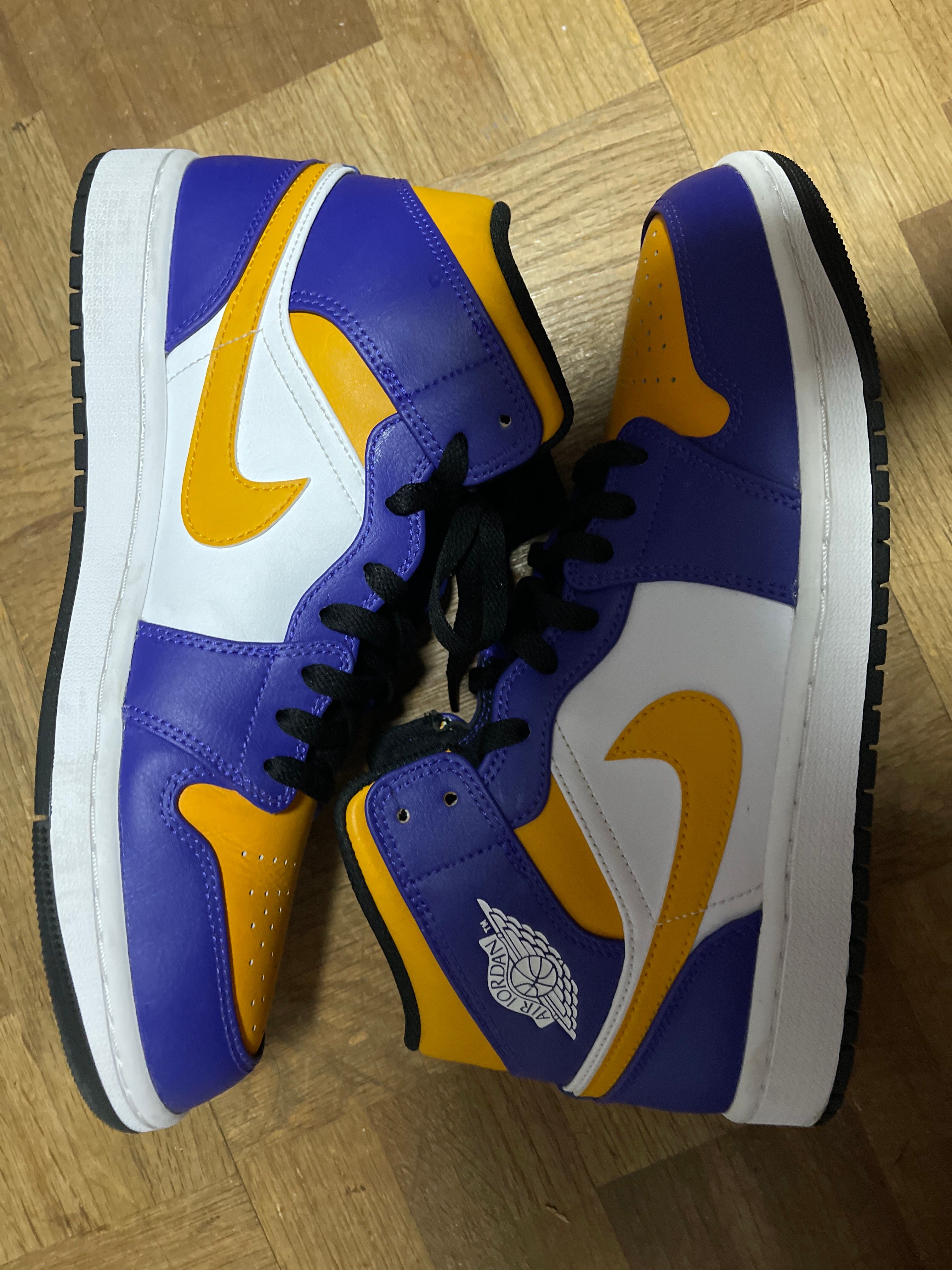 Nike Air Jordan 1 Mid "Lakers"