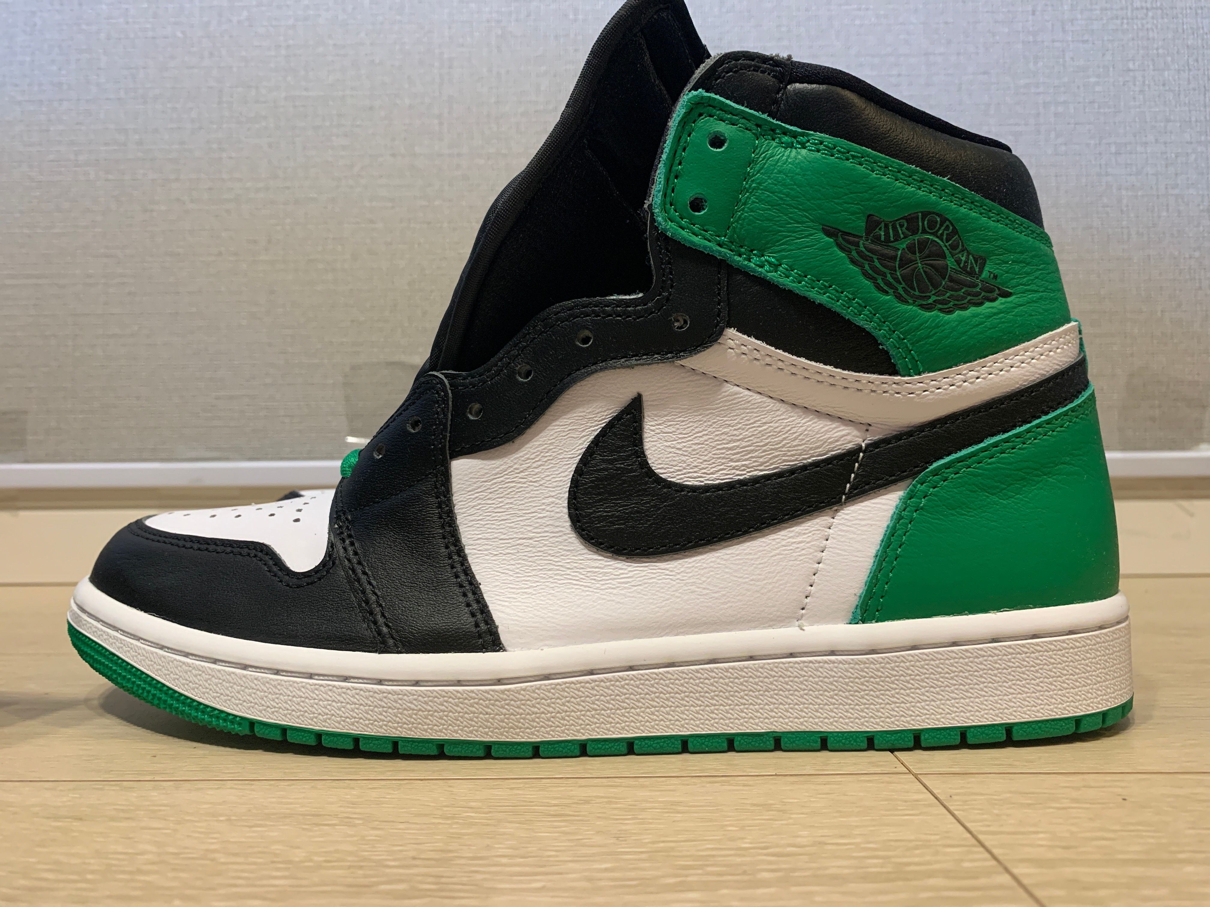 Nike Air Jordan 1 Retro High OG "Celtics/Black and Lucky Green" (2023)