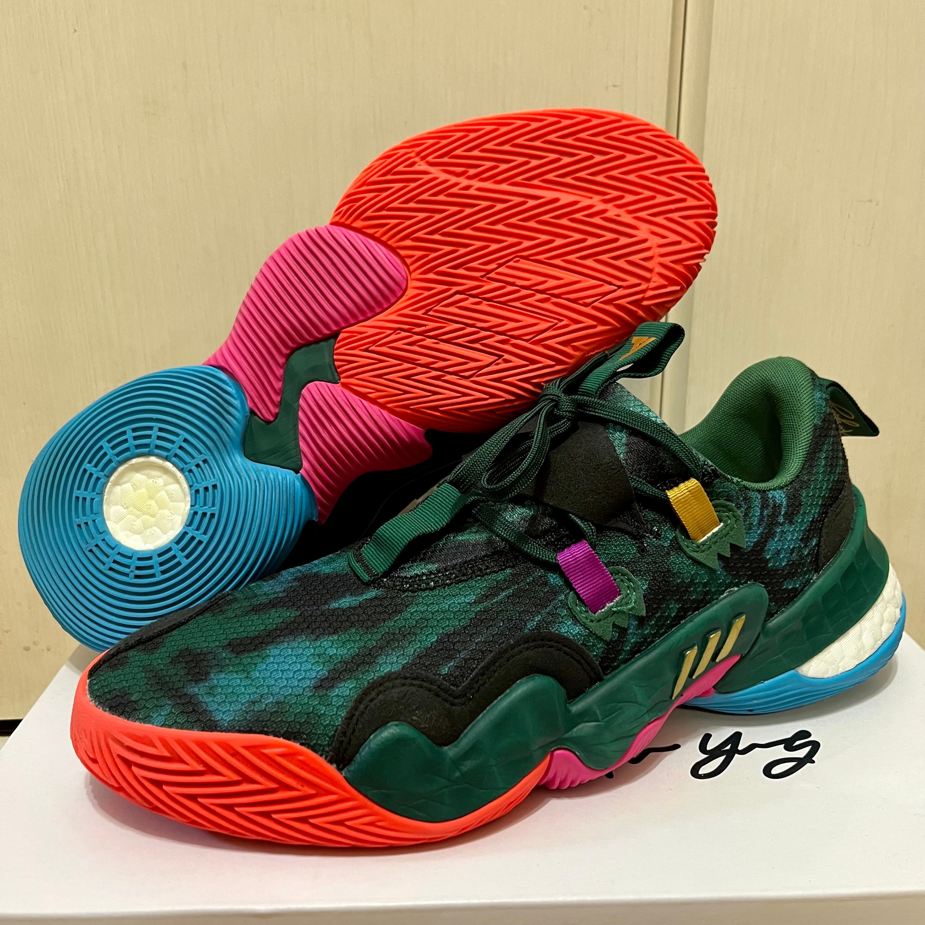 アディダス トレイヤング1 "チームダークグリーン/ゴールドメタリック/コアブラック"