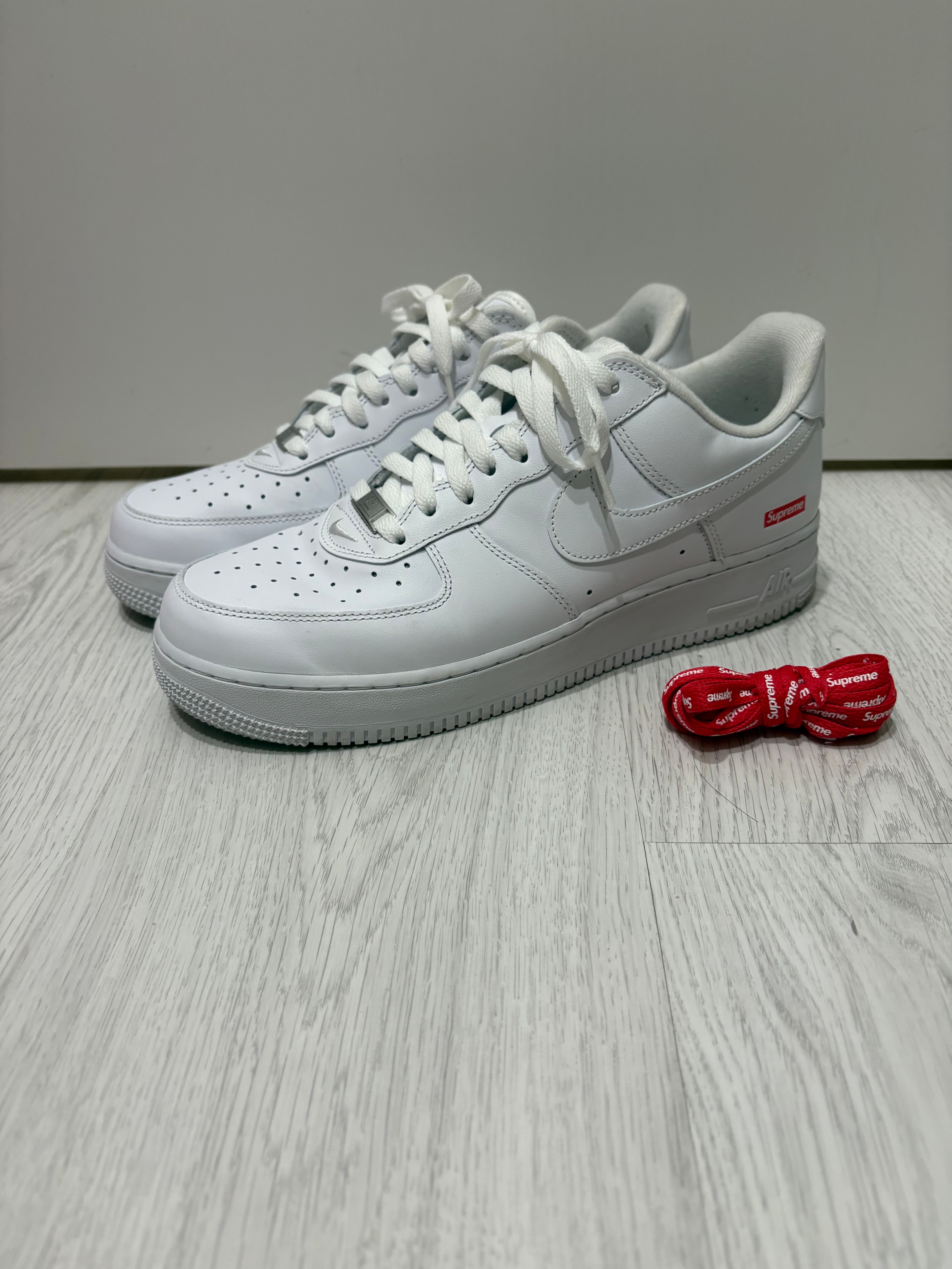 Supreme × Nike Air Force 1 Low "White"