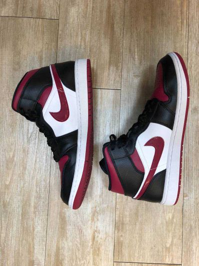 NIKE AIR JORDAN 1 MID "BLACK/RED/WHITE"