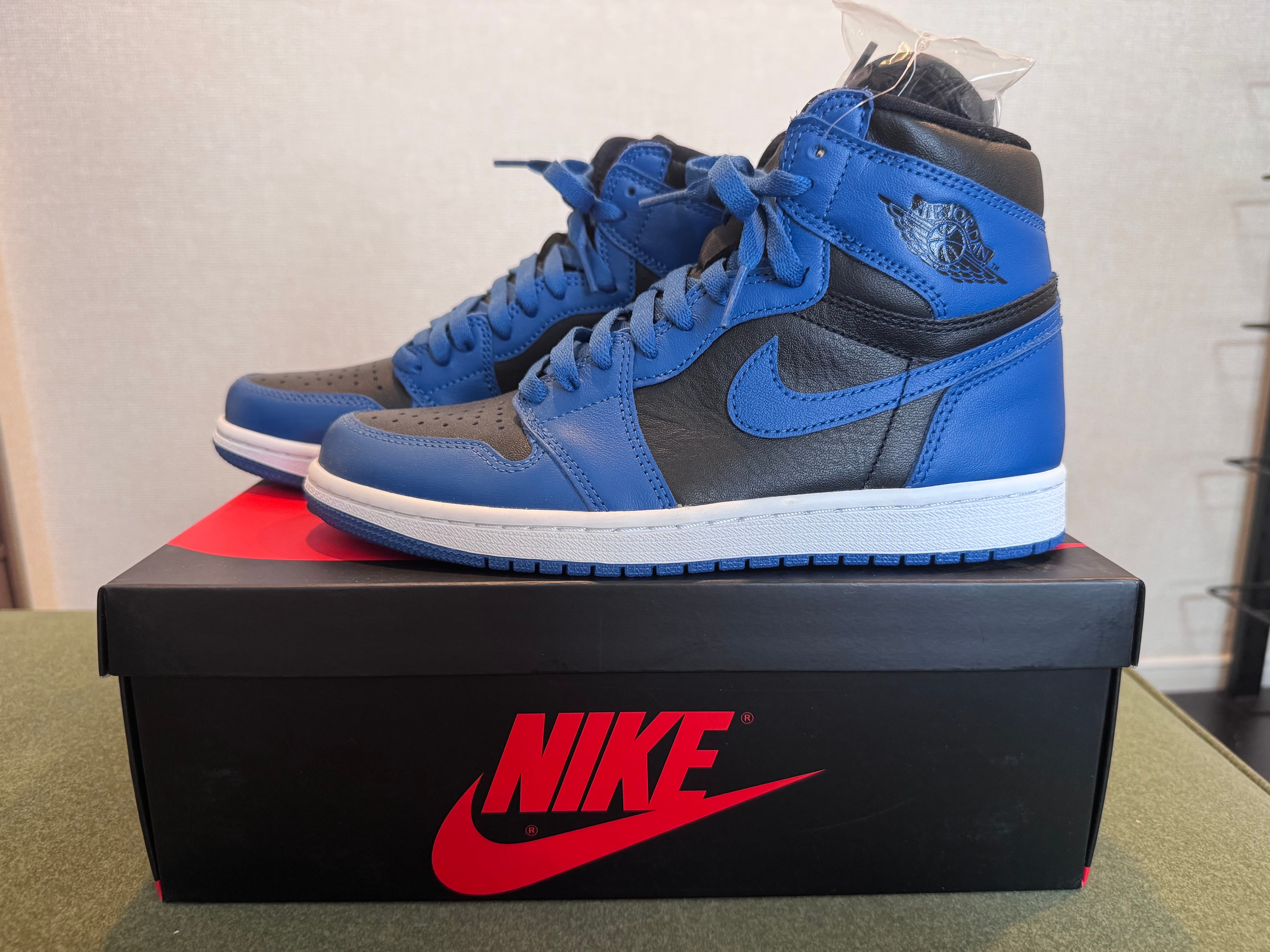 Nike Air Jordan 1 Retro High OG "Dark Marina Blue"
