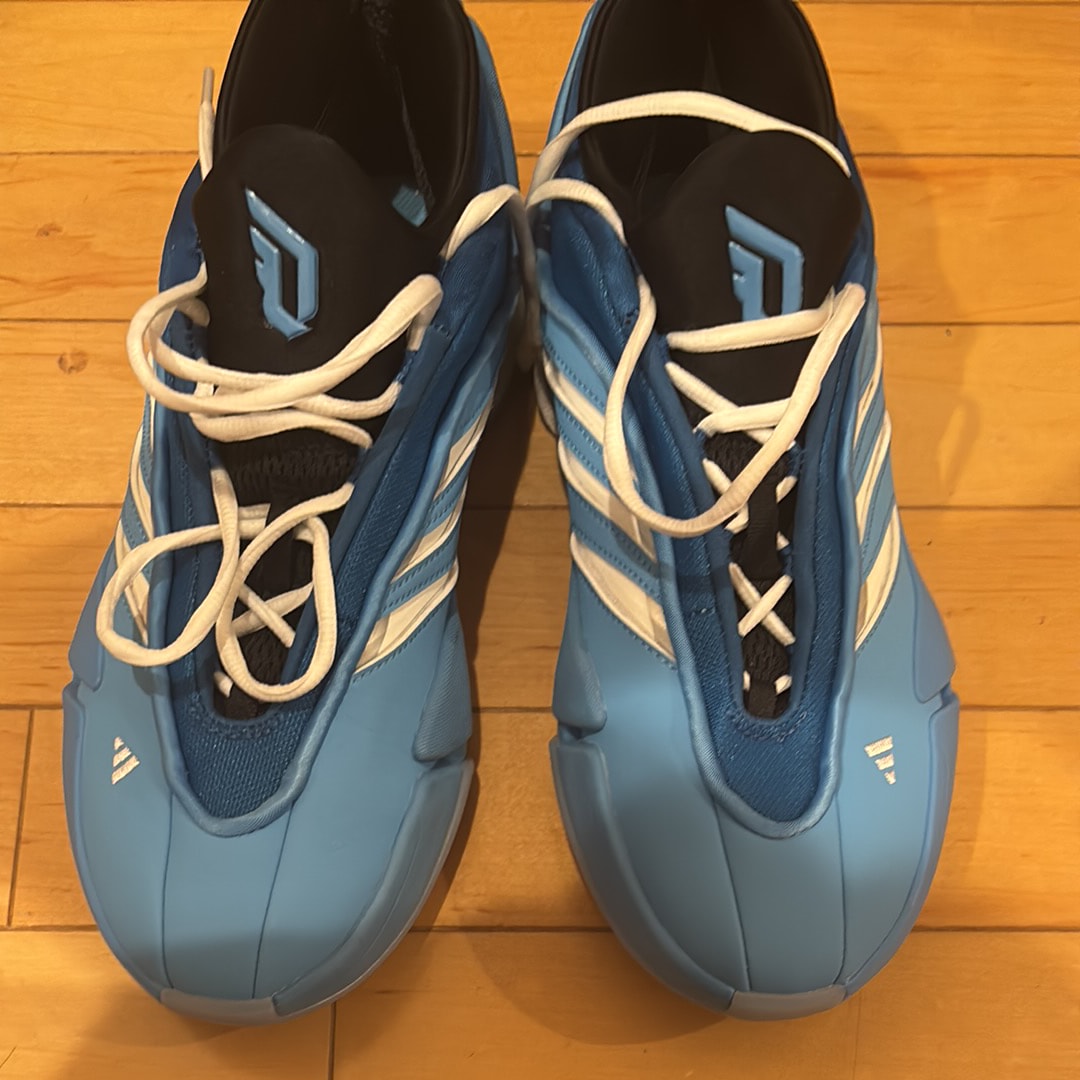 アディダス デイム9 "ブルーバースト/クラウドホワイト/オーロラインク"