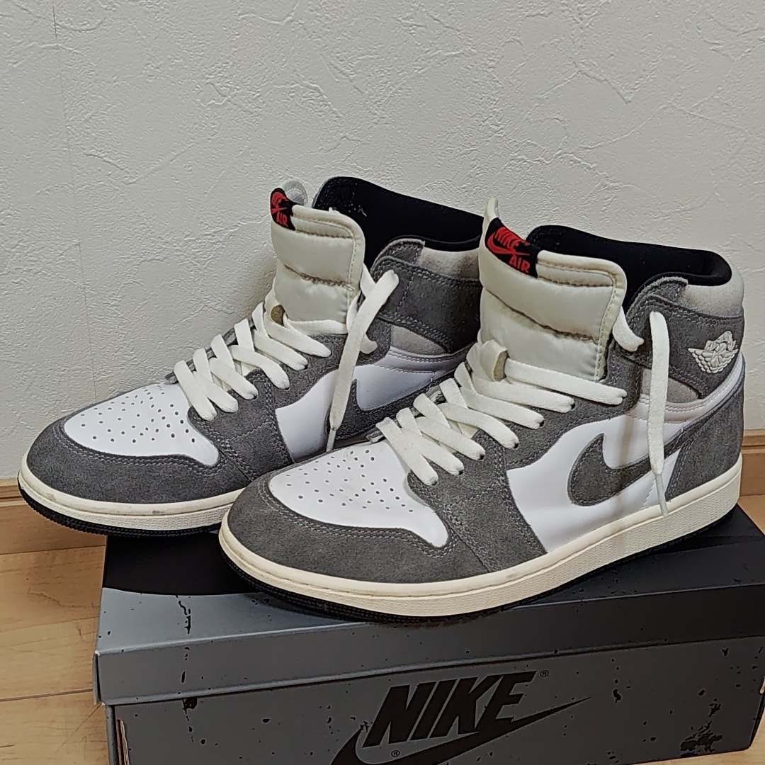 Nike Air Jordan 1 Retro High OG "Black and Smoke Grey"