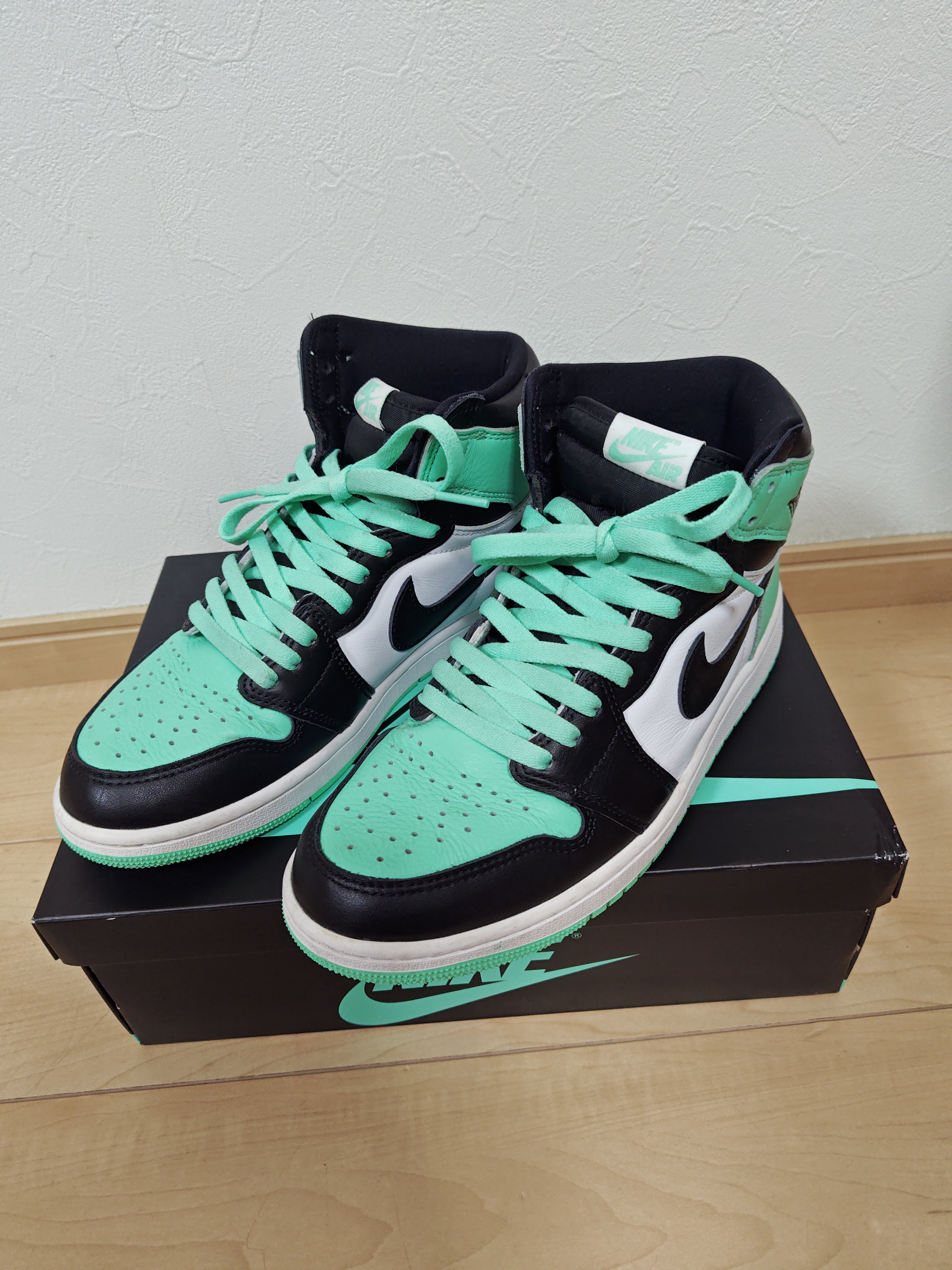 Nike Air Jordan 1 High OG "Green Glow"