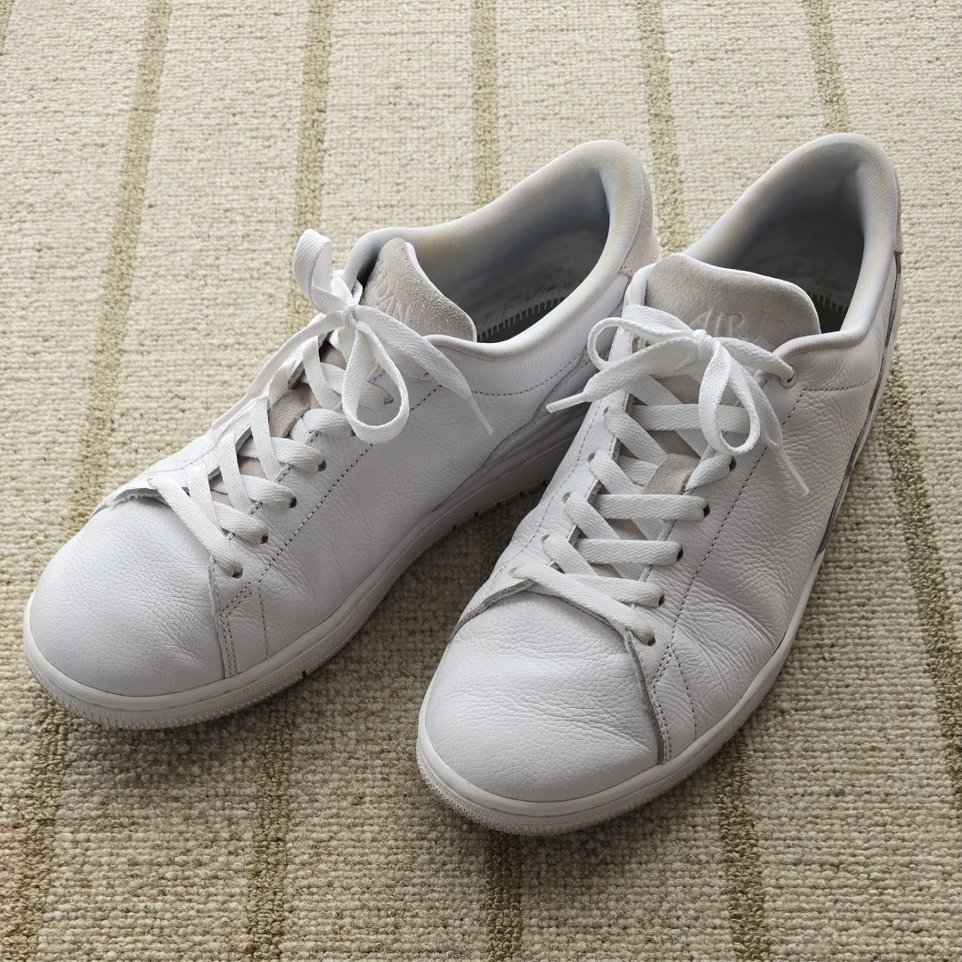 ナイキ エアジョーダン1 ロー センターコート "ホワイトオンホワイト"