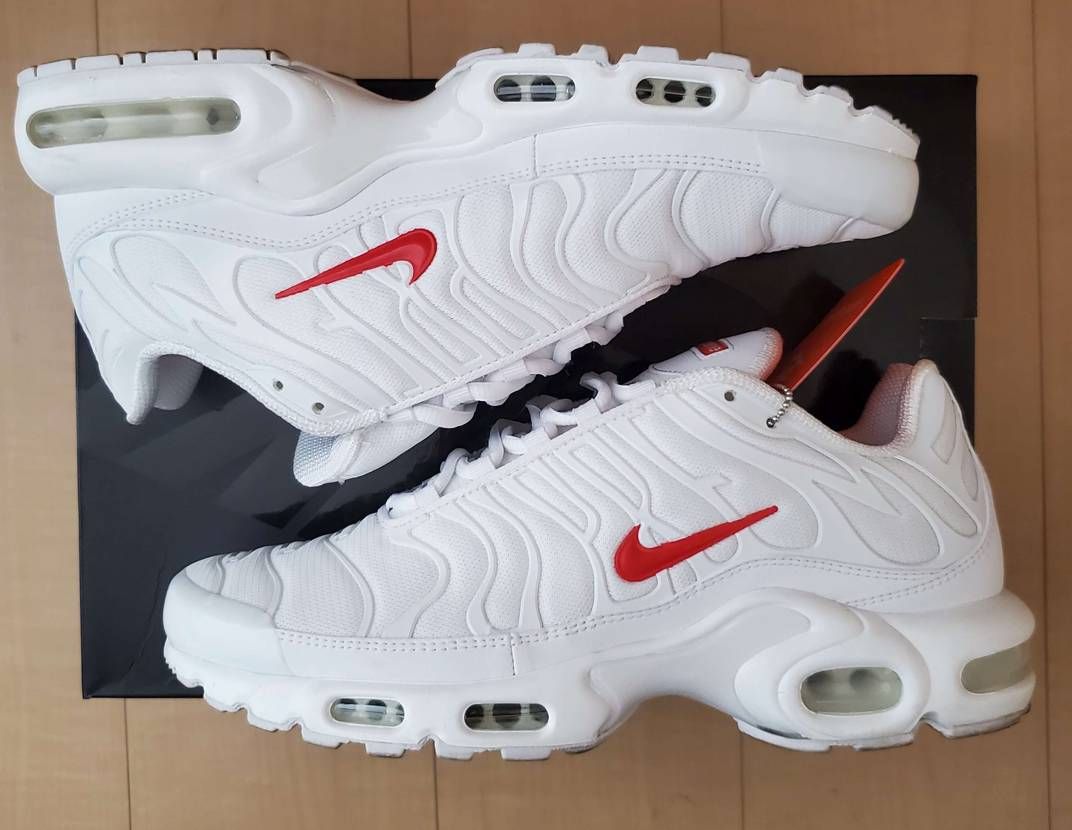 Supreme x Nike Air Max Plus TN "White/Speed Red"