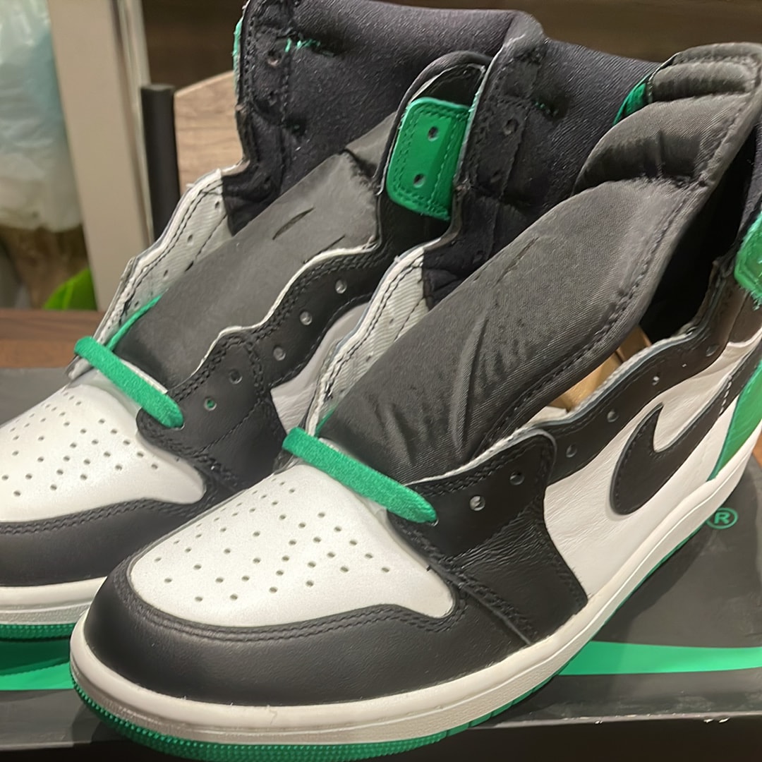Nike Air Jordan 1 Retro High OG "Celtics/Black and Lucky Green" (2023)