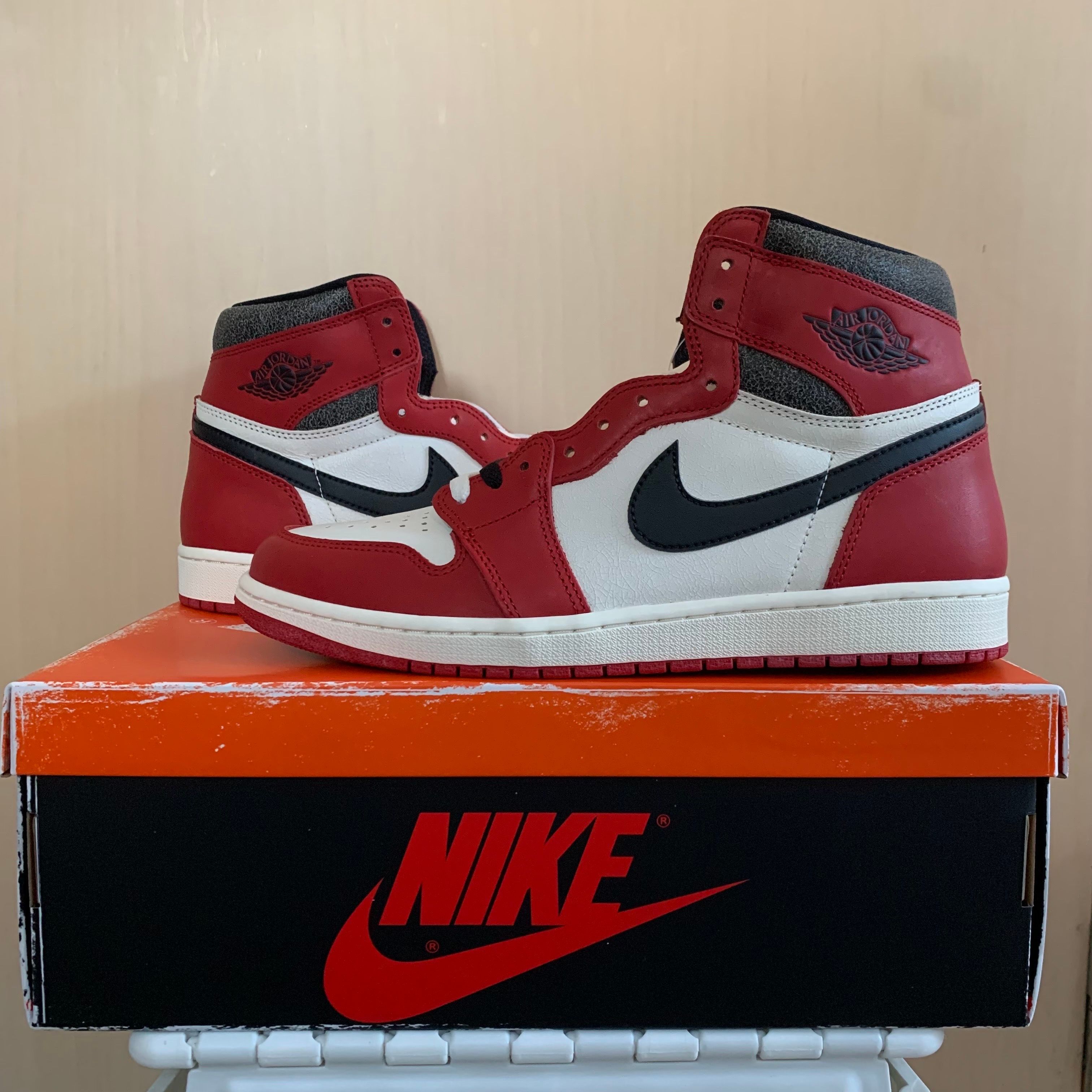 Nike Air Jordan 1 High OG "Lost & Found/Chicago"