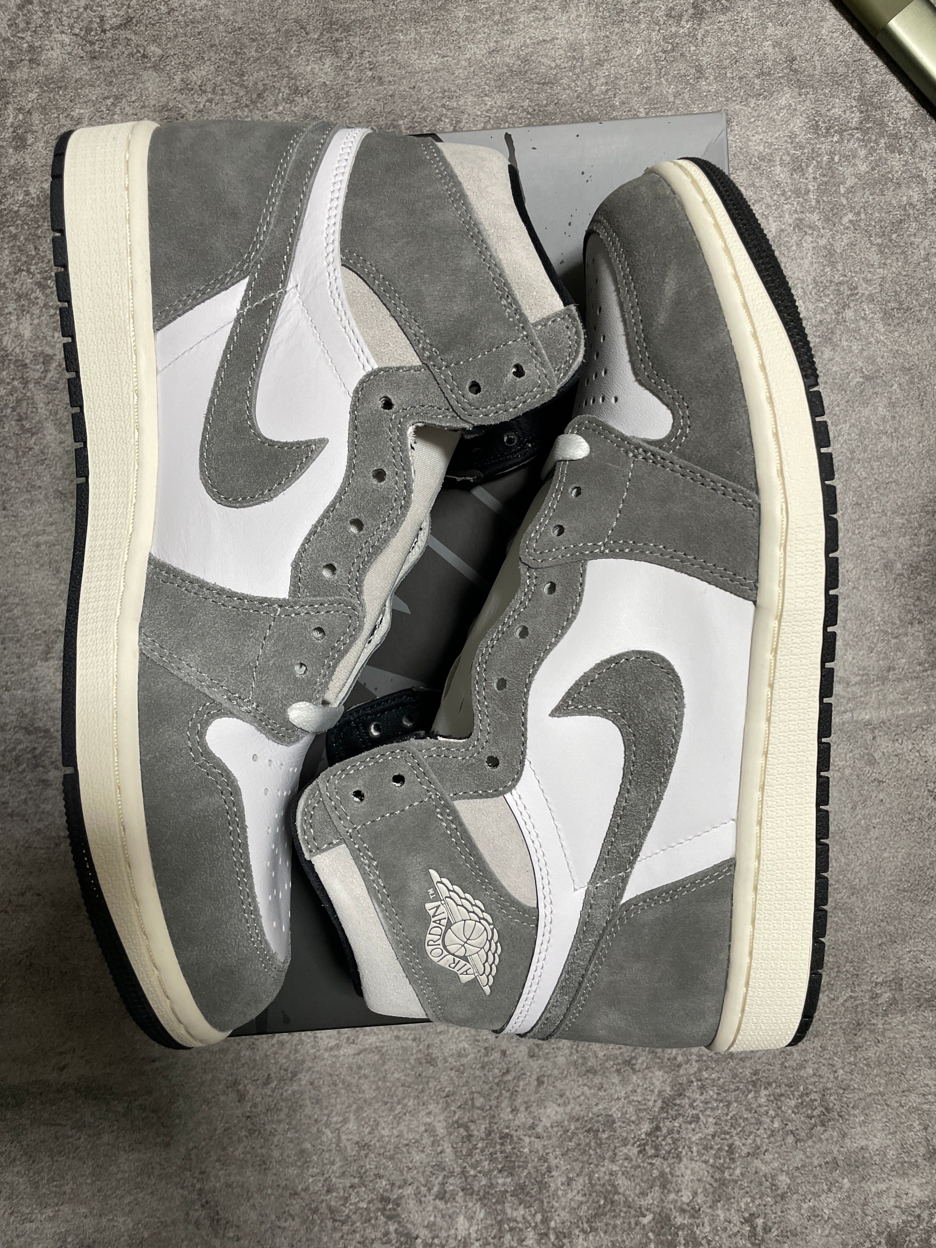 Nike Air Jordan 1 Retro High OG "Black and Smoke Grey"