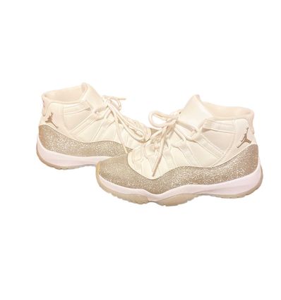 NIKE Women's AIR JORDAN 11 "METALLIC SILVER"