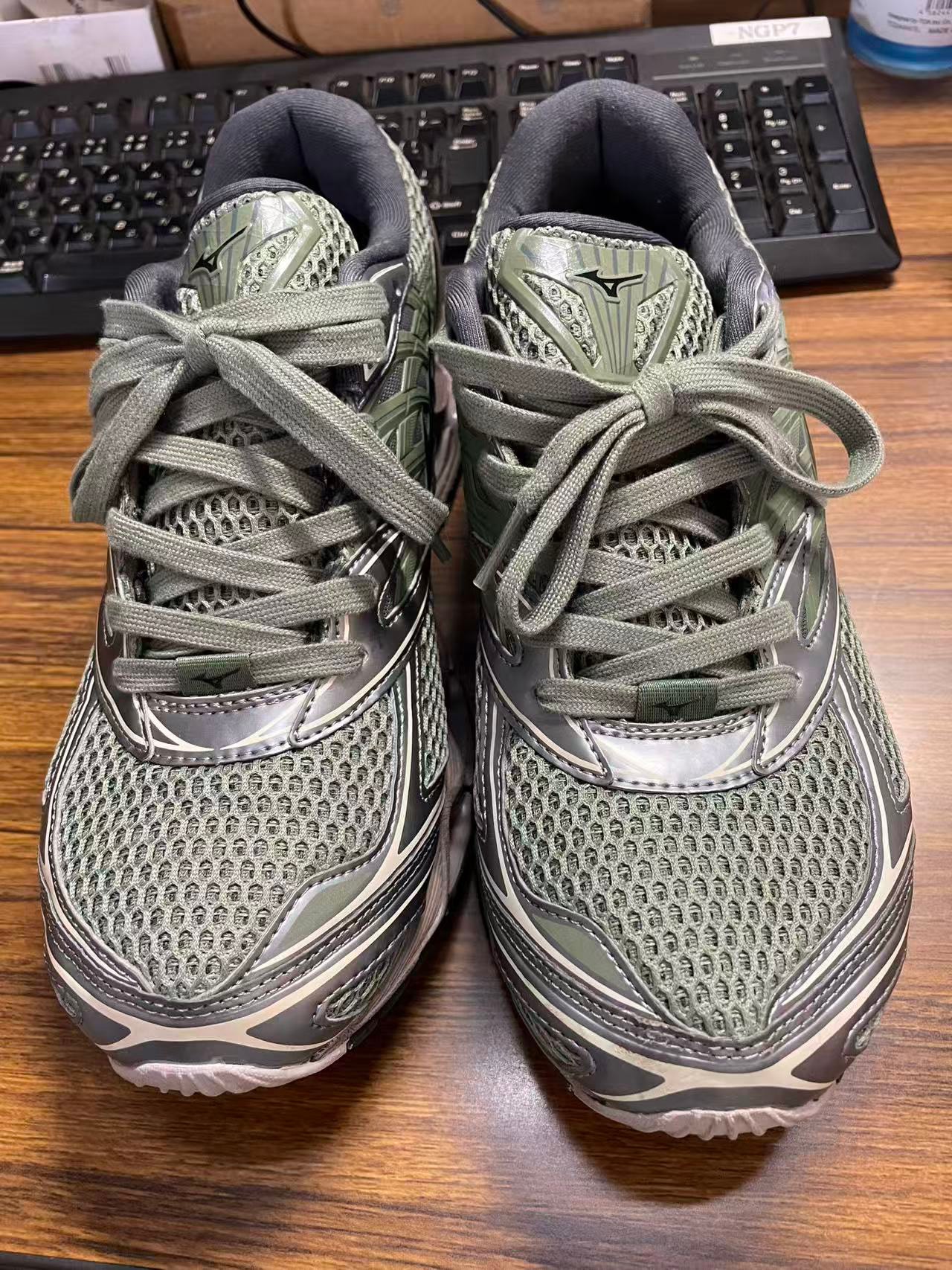 Mizuno Wave Prophecy LS "Green/Black/Metallic Grey"