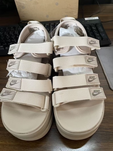 Nike Women's Icon Classic Sandal "Sanddrift/Mink Brown/Hemp"