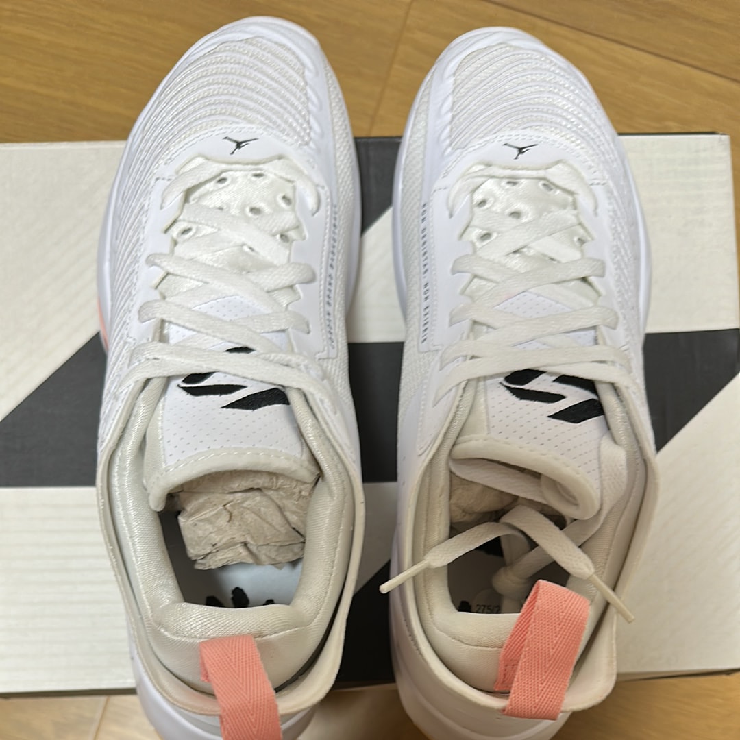ナイキ ジョーダン ルカ1 "ホワイト/ブリーチド コーラル/セサミ/ブラック"