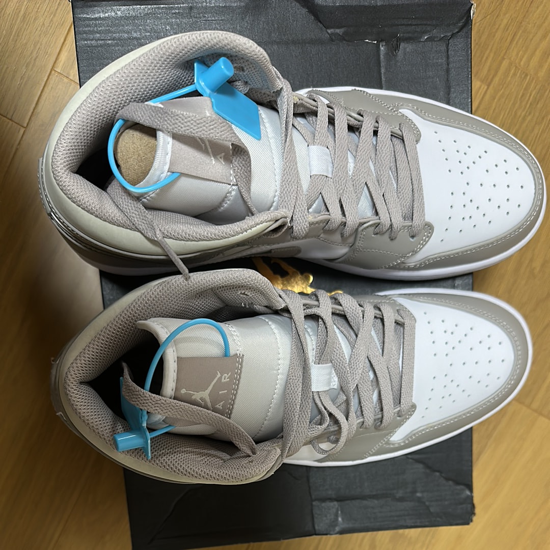 ナイキ エアジョーダン1 ミッド "リネン"