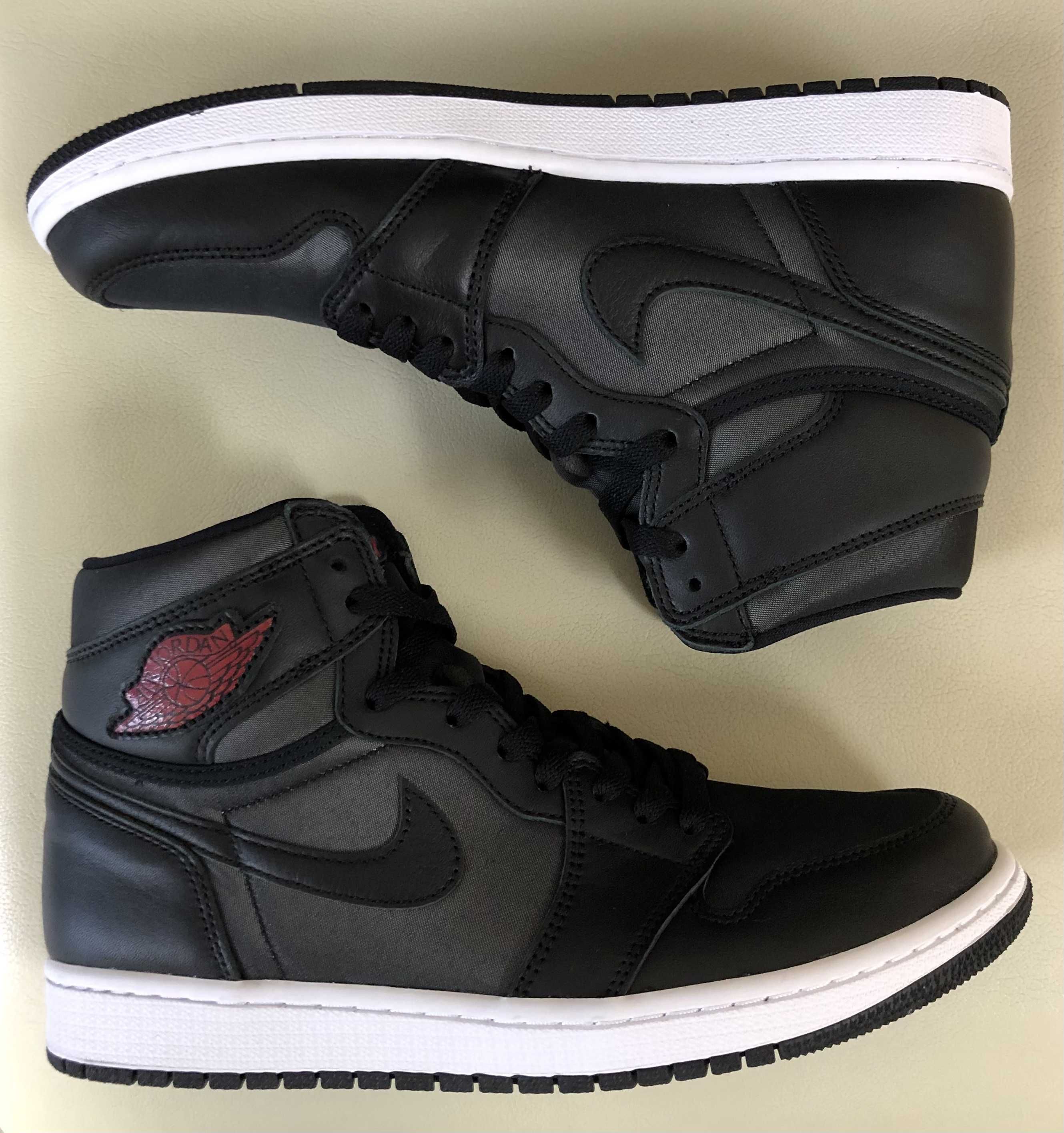 Nike Air Jordan 1 Retro High OG "Black/Metallic Silver/Gym Red"