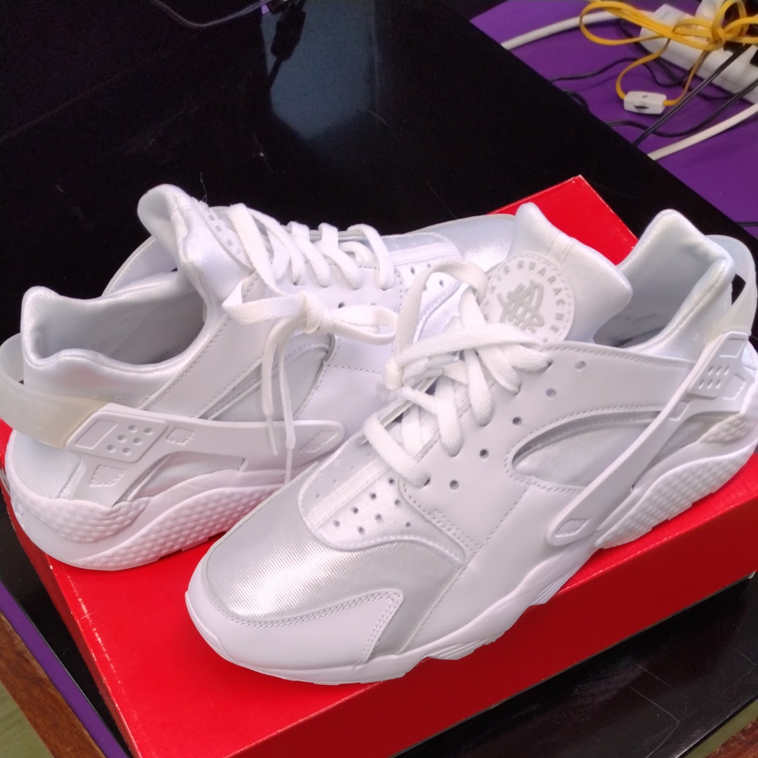 ナイキ エアハラチ "ホワイト"