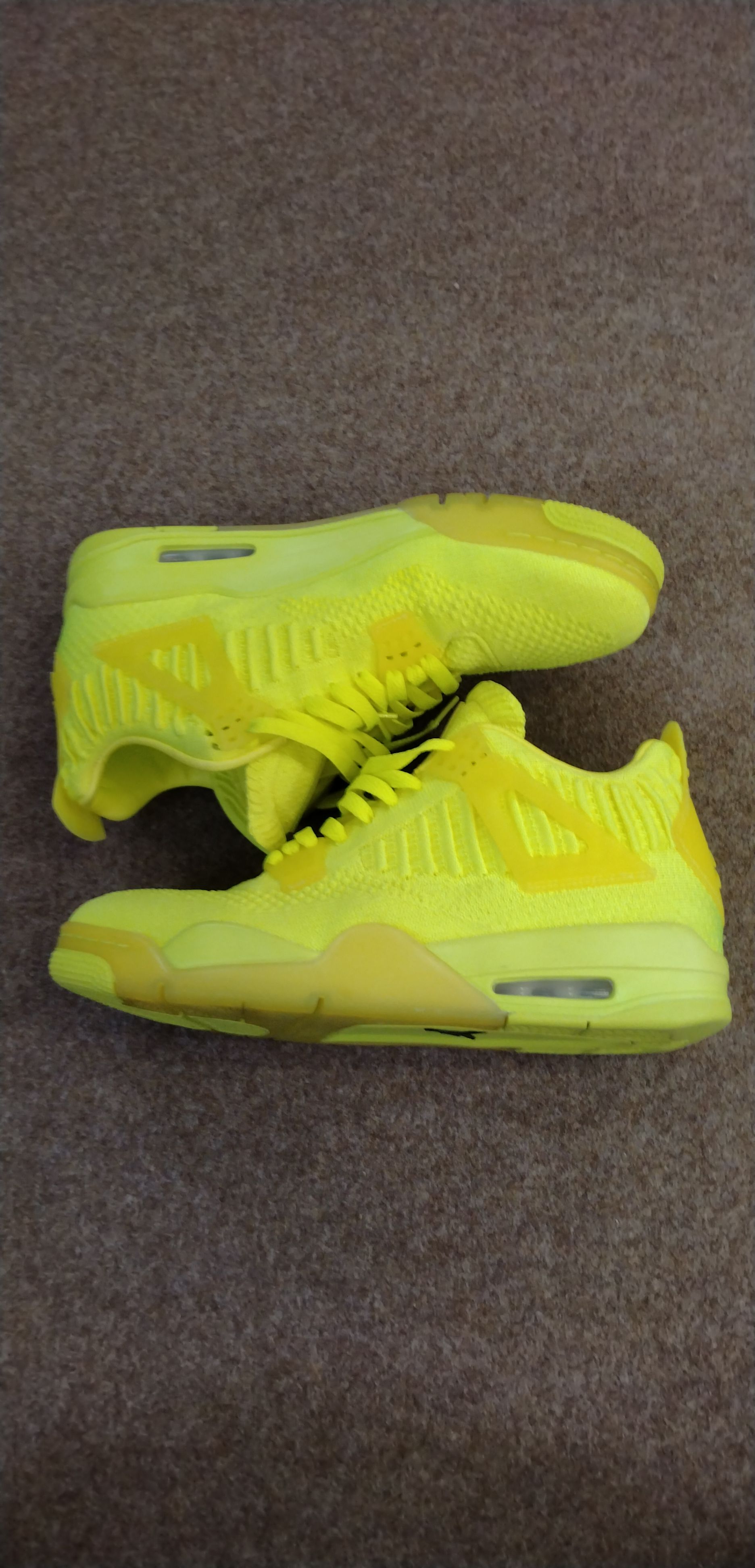 NIKE AIR JORDAN 4 RETRO FLYKNIT VOLT