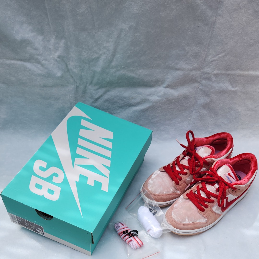 Strangelove × Nike SB Dunk Low "Valentine’s Day"