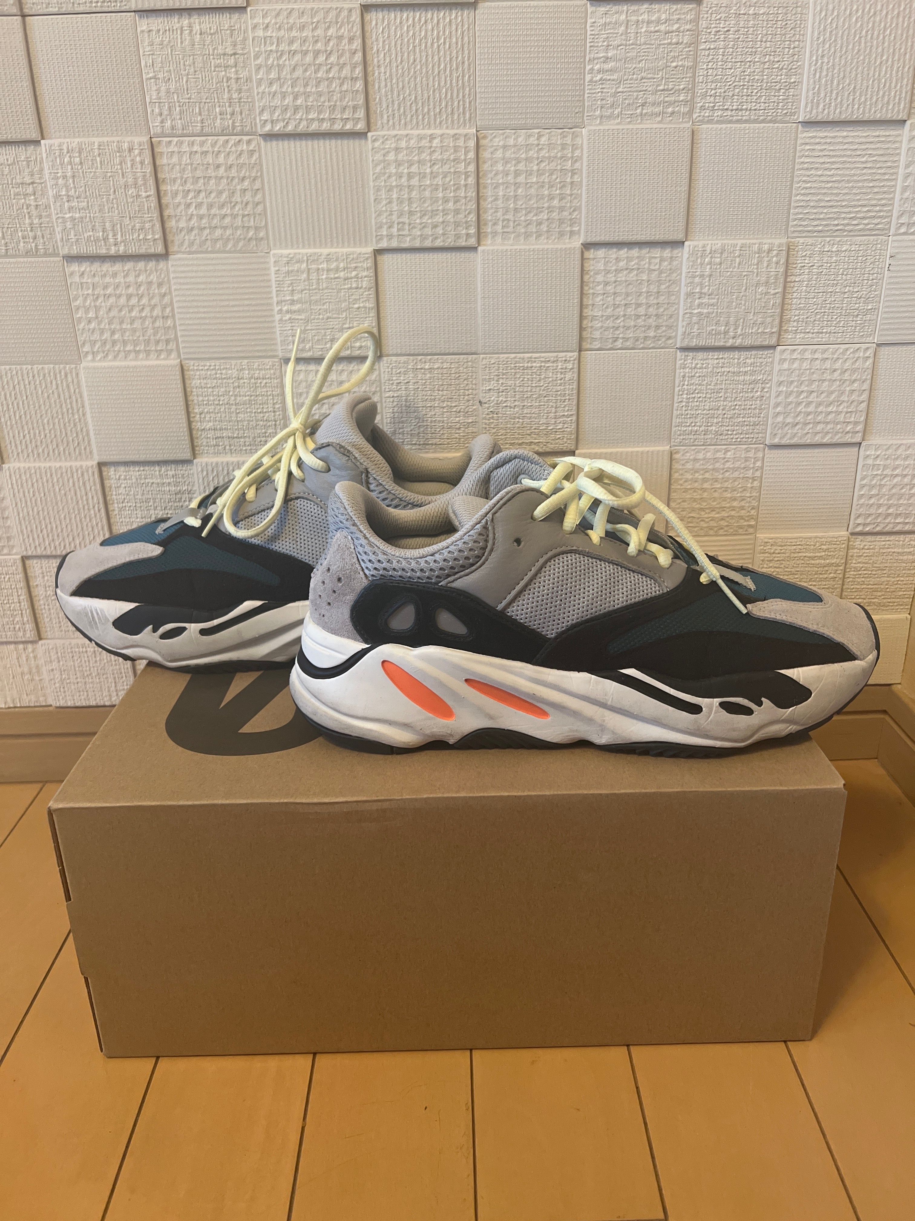adidas YEEZY Boost 700 "Wave Runner"