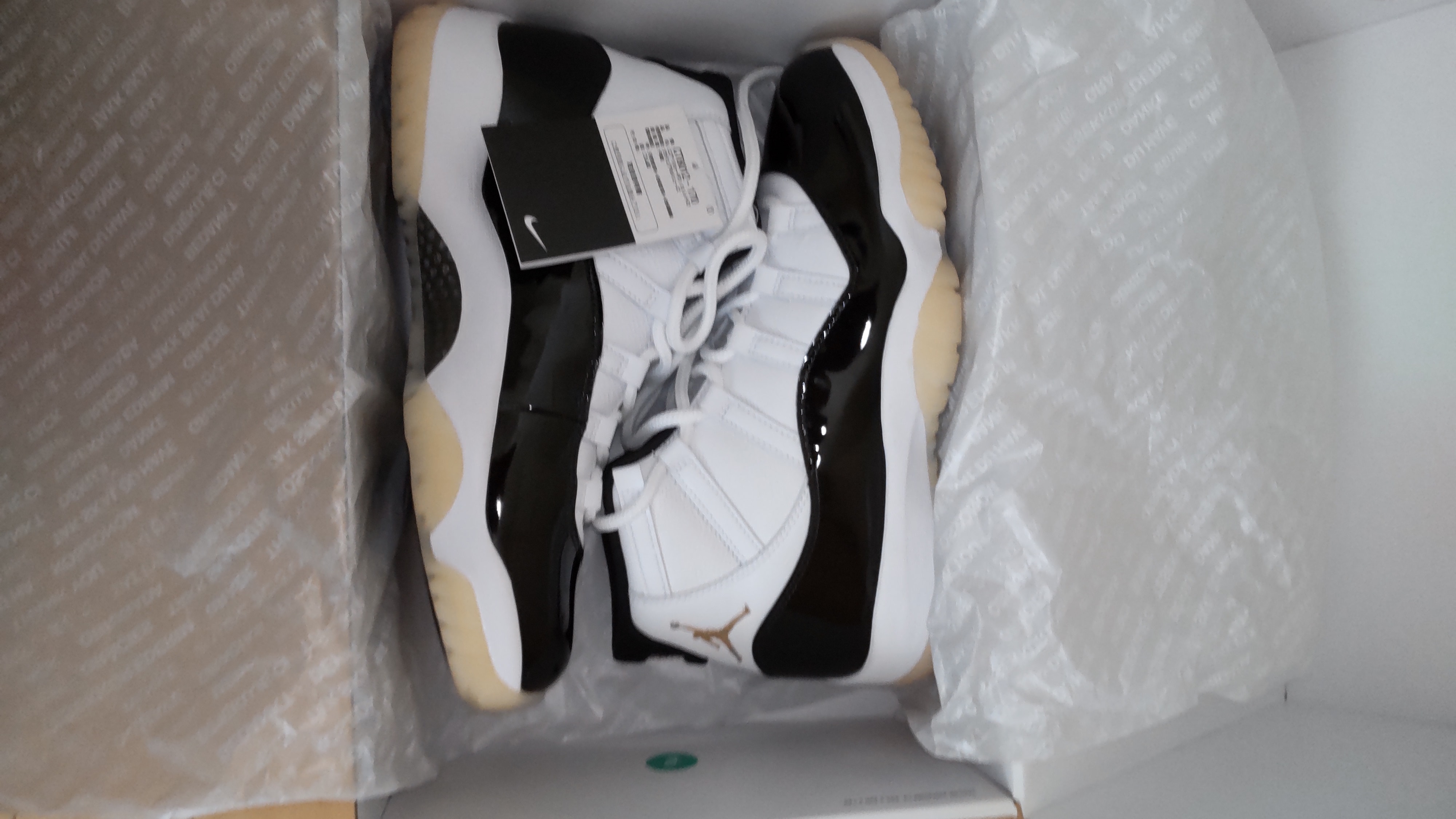 Nike Air Jordan 11 Retro "Gratitude"