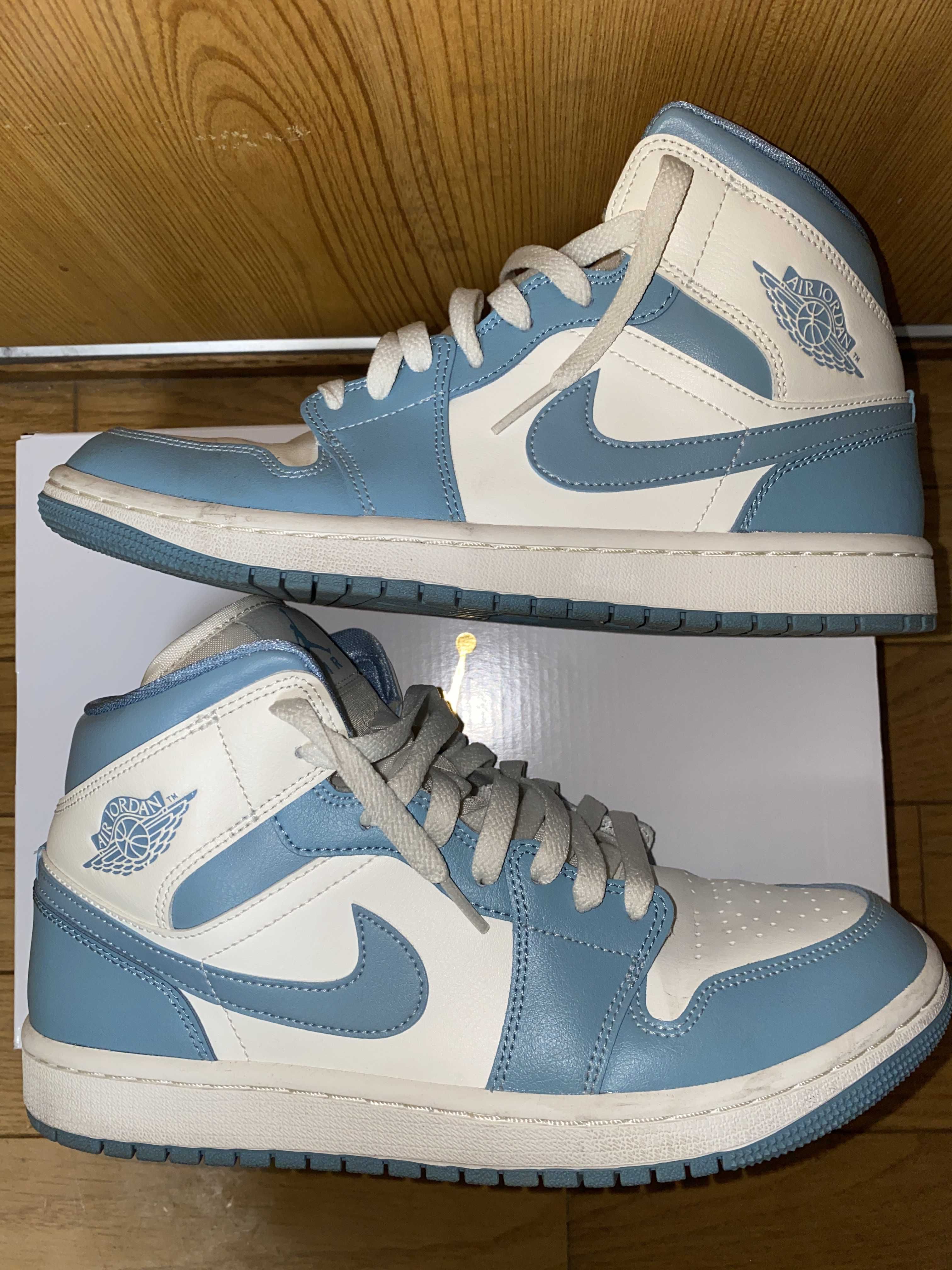 Nike Women's Air Jordan 1 Mid "University Blue"