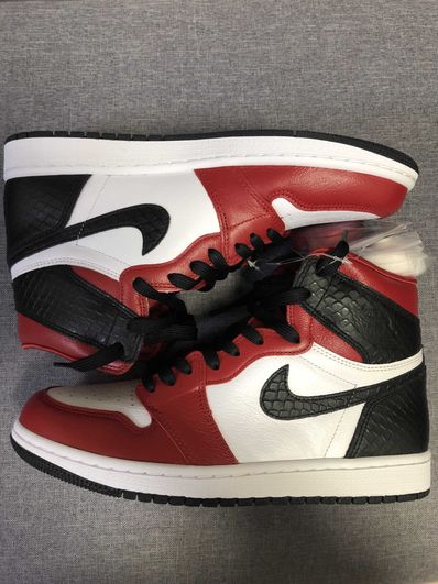 Nike Women's Air Jordan 1 High OG "Satin Red"