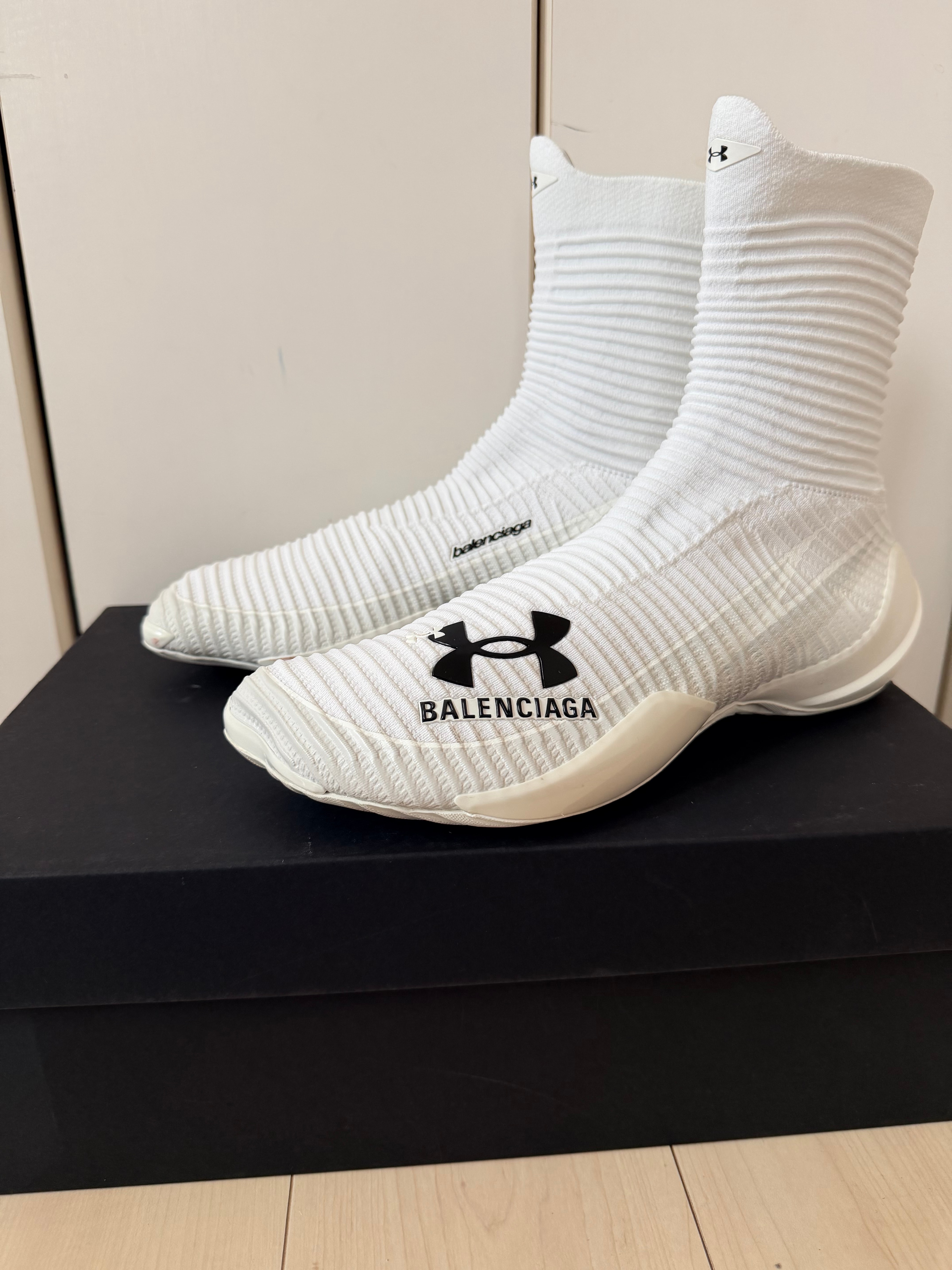バレンシアガ x アンダーアーマー® ハイパー スニーカー 