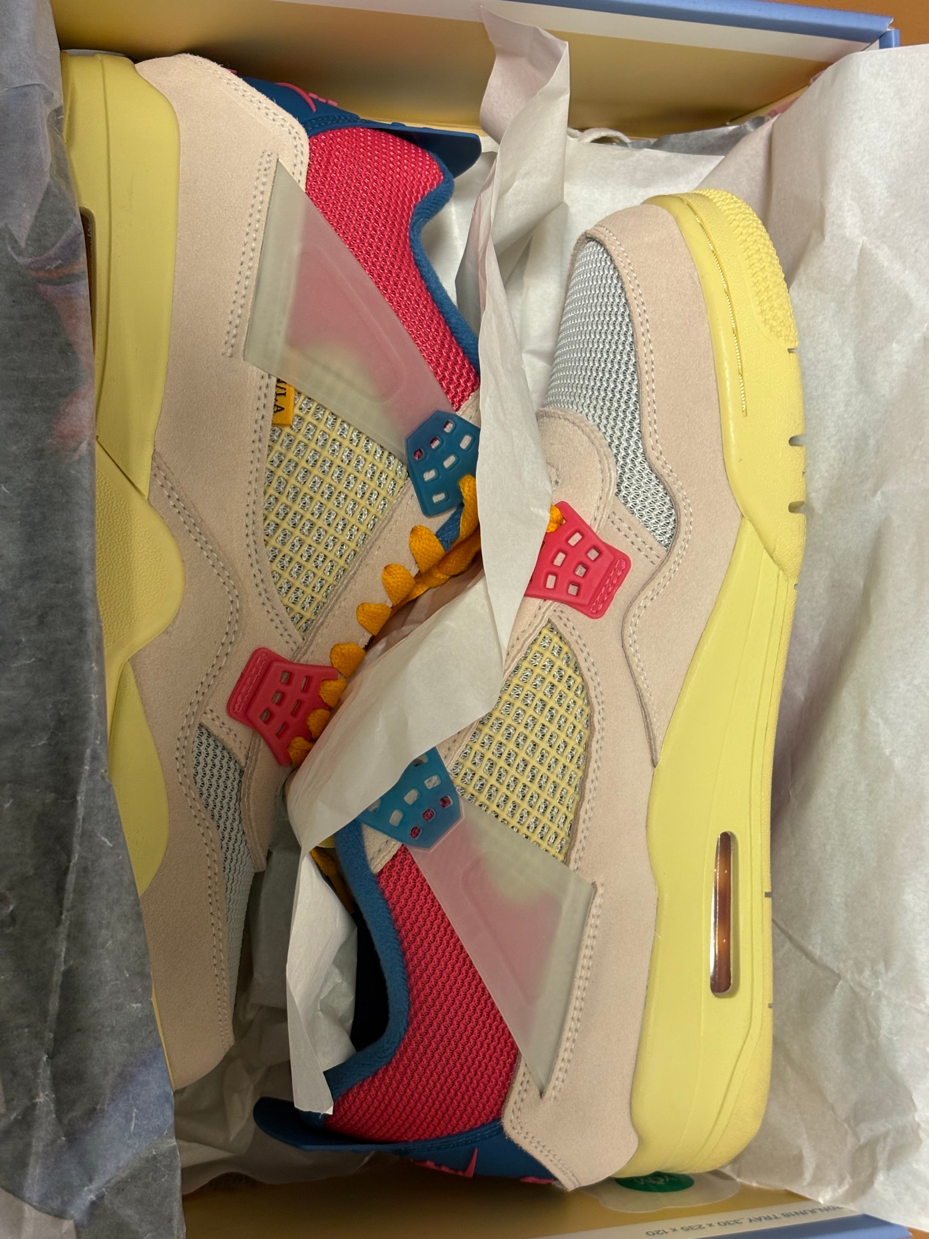 UNION × Nike Air Jordan 4 SP "Guava Ice/Light Fusion Red"