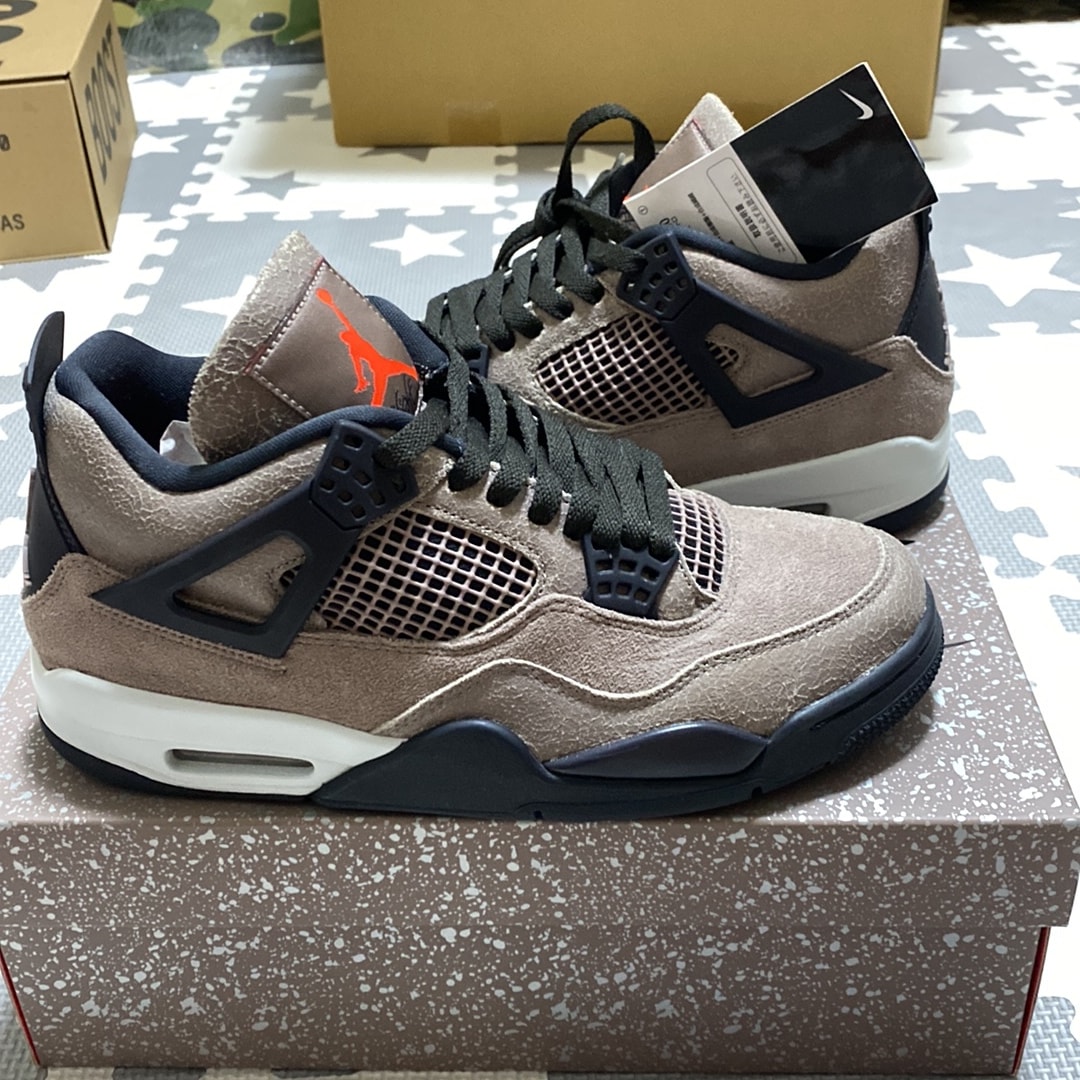 Nike Air Jordan 4 "Taupe Haze"