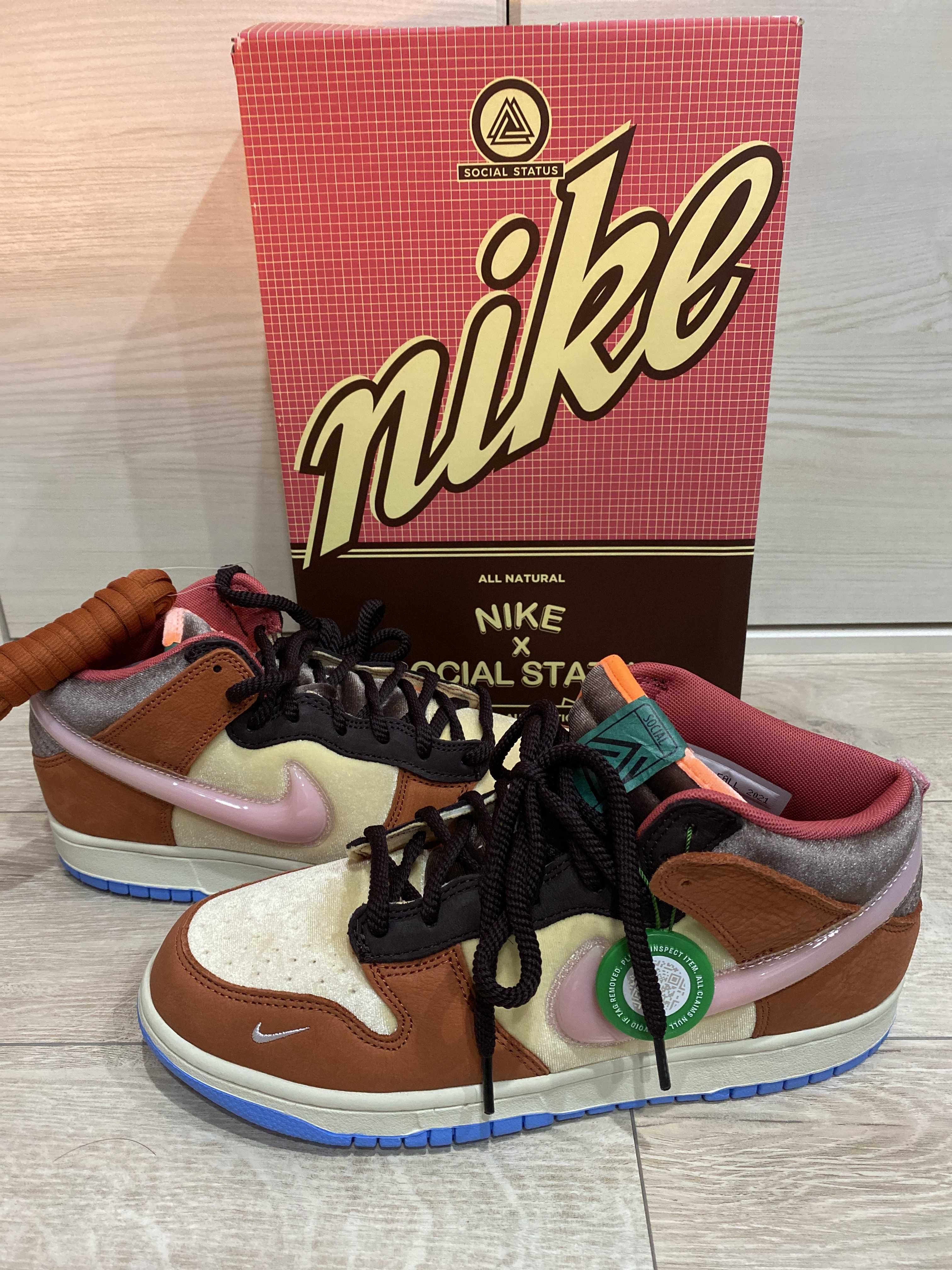 Social Status × Nike Dunk Mid 
