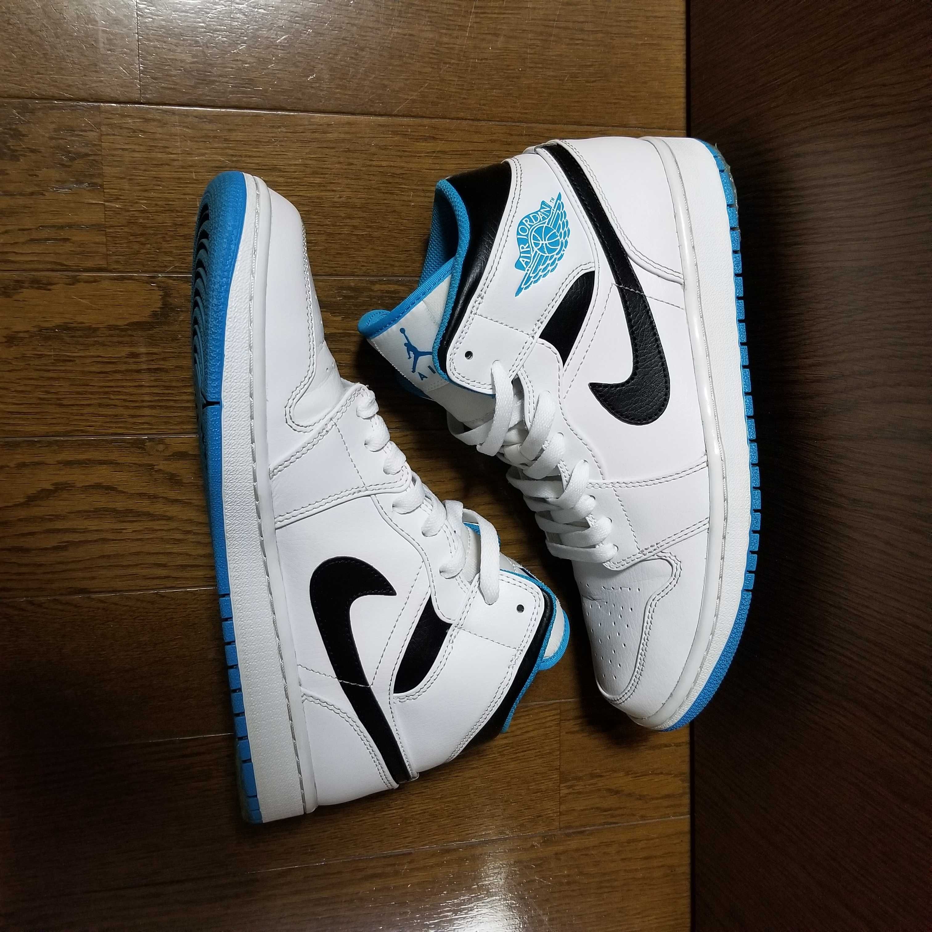 Nike Air Jordan 1 Mid "White/Laser blue"