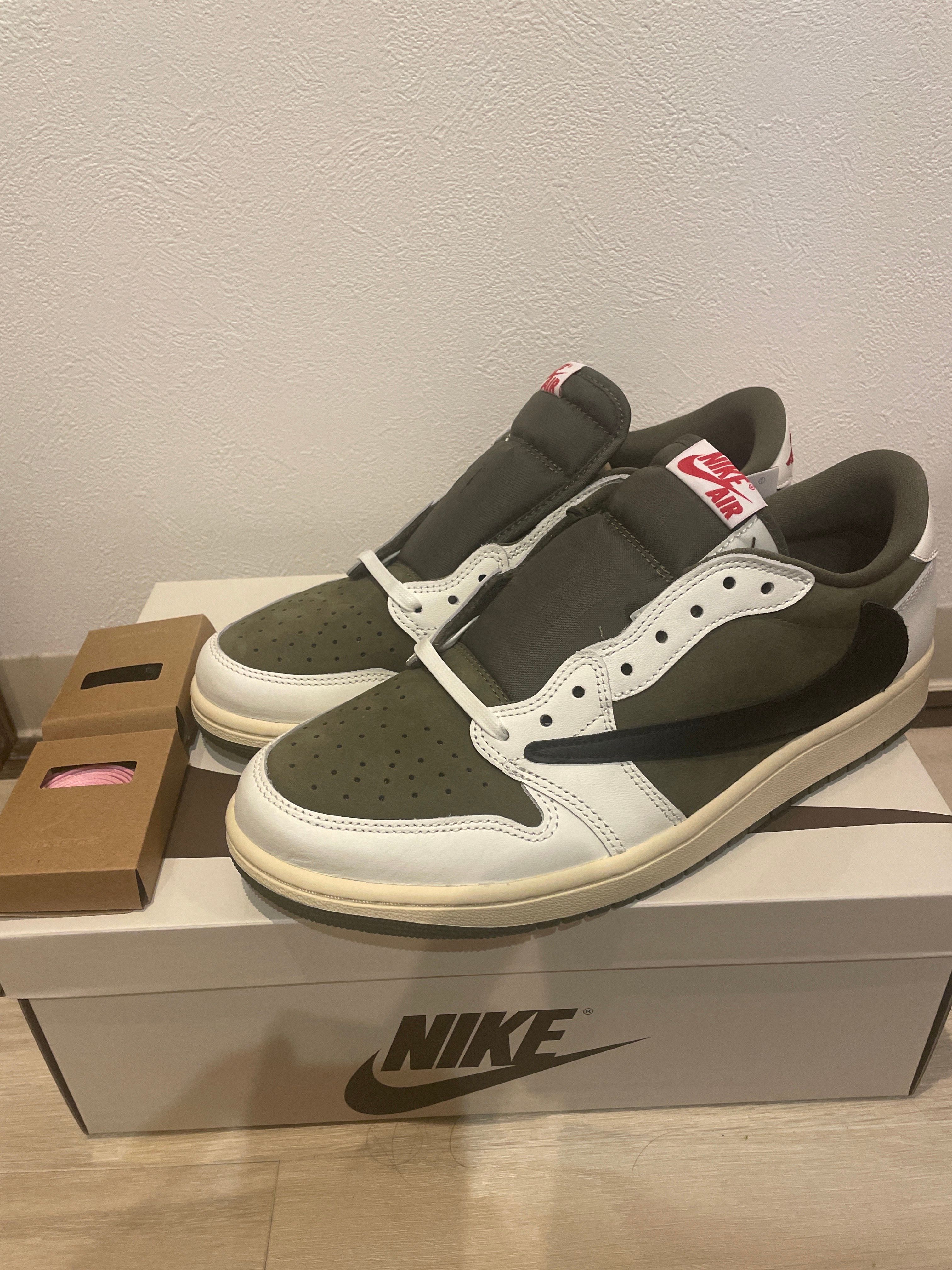 Travis Scott × Nike Air Jordan 1 Low OG SP "Reverse Olive"