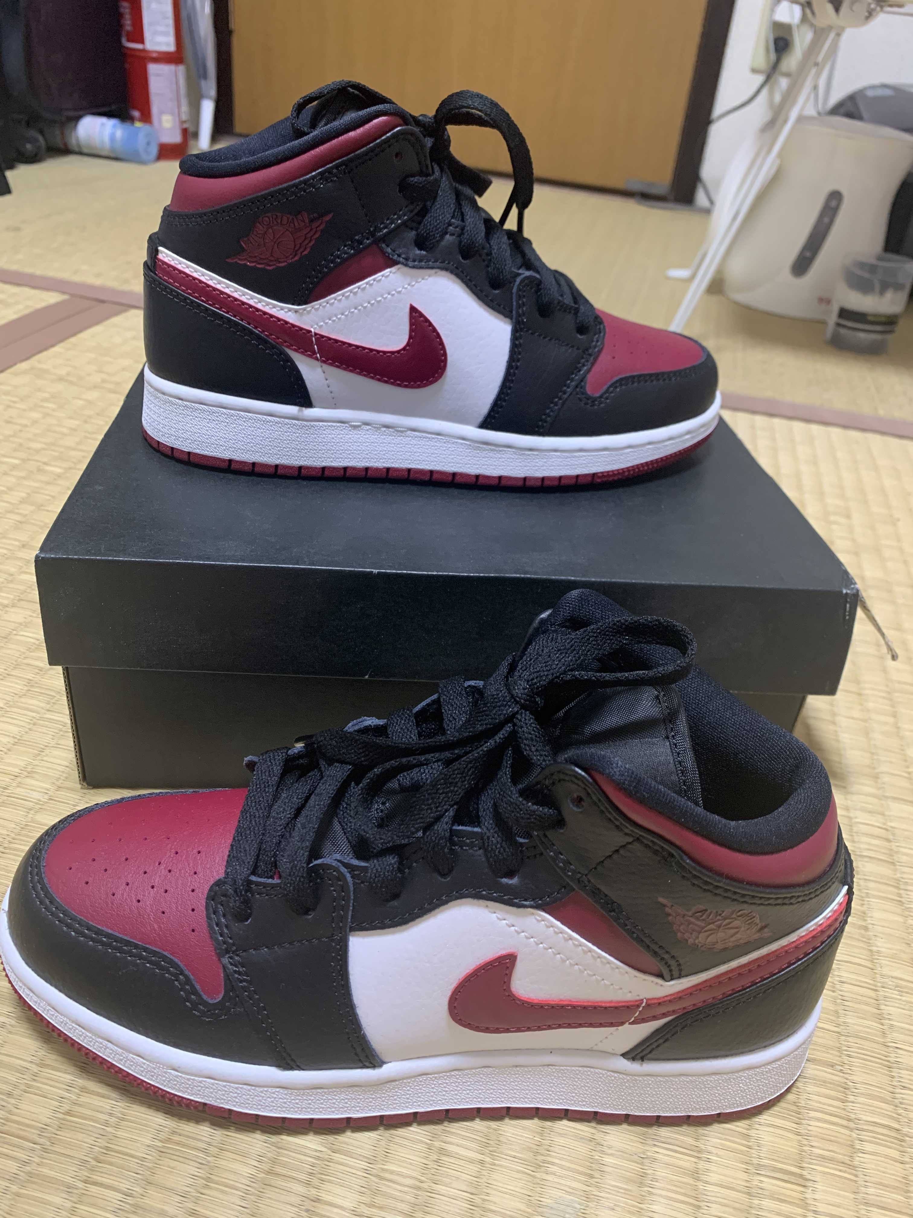 NIKE AIR JORDAN 1 MID GS "BLACK/RED/WHITE"