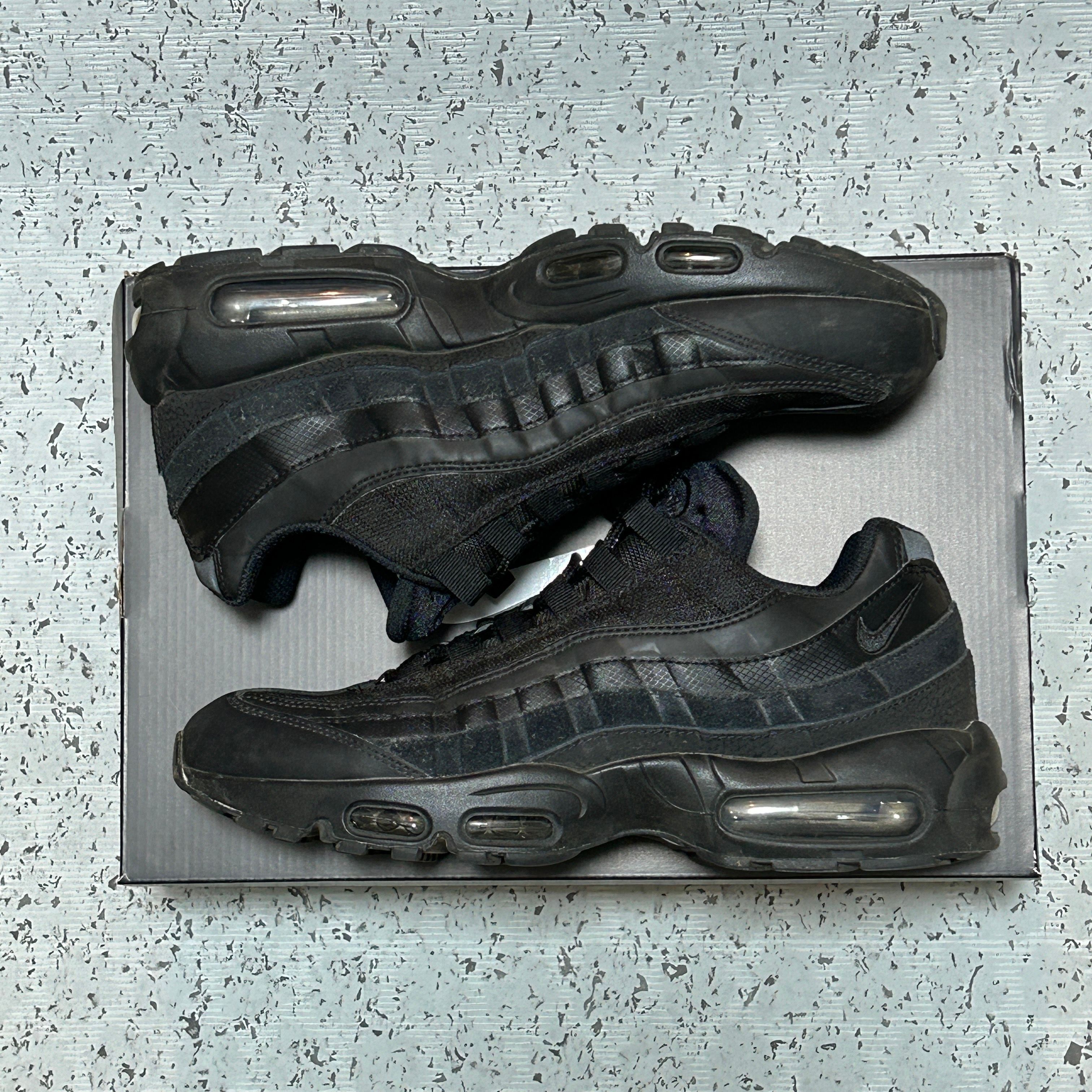 Nike Air Max 95 Essential "Black/Dark Grey/Black"