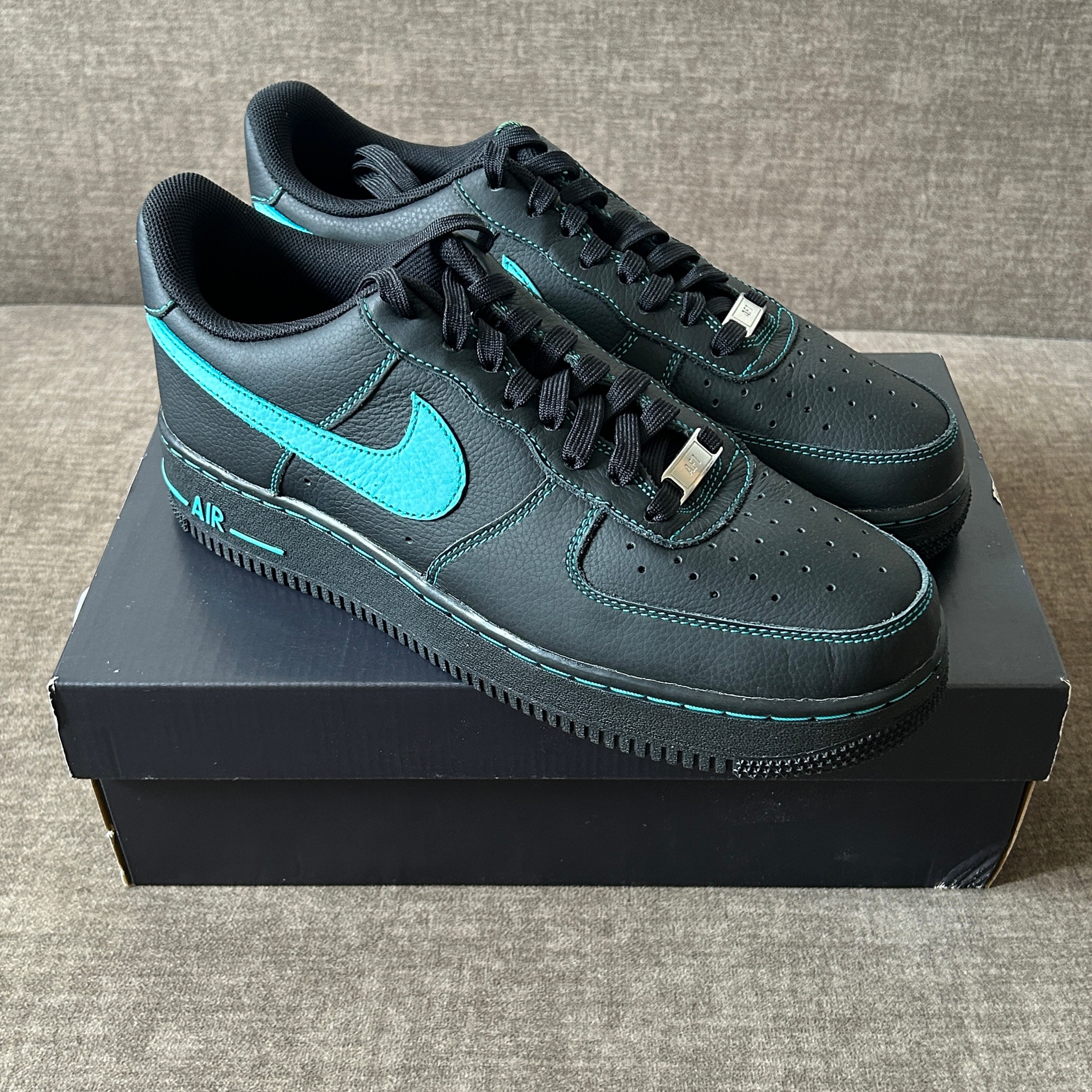 Nike Air Force 1 Low "Black Tiffany"