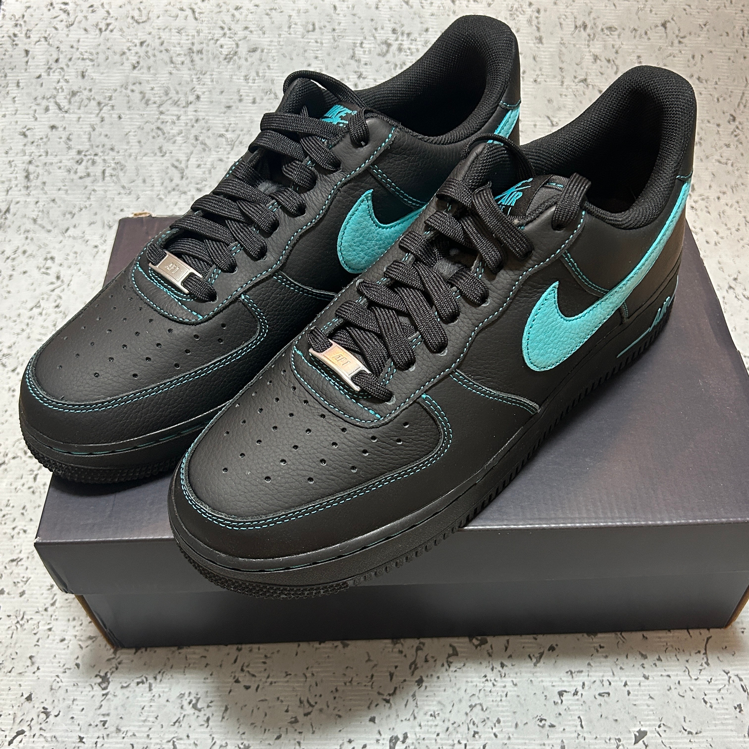Nike Air Force 1 Low "Black Tiffany"