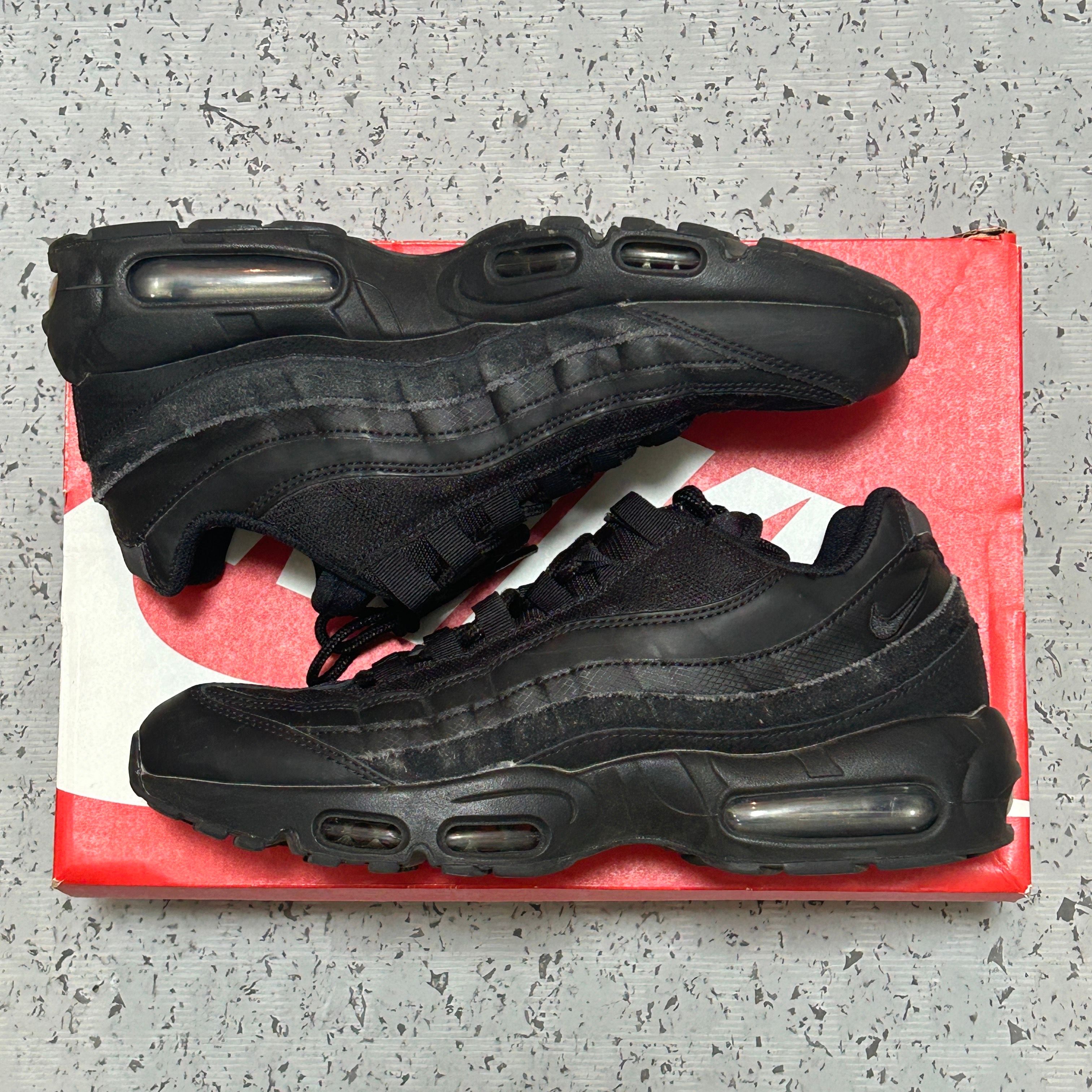 Nike Air Max 95 Essential "Black/Dark Grey/Black"