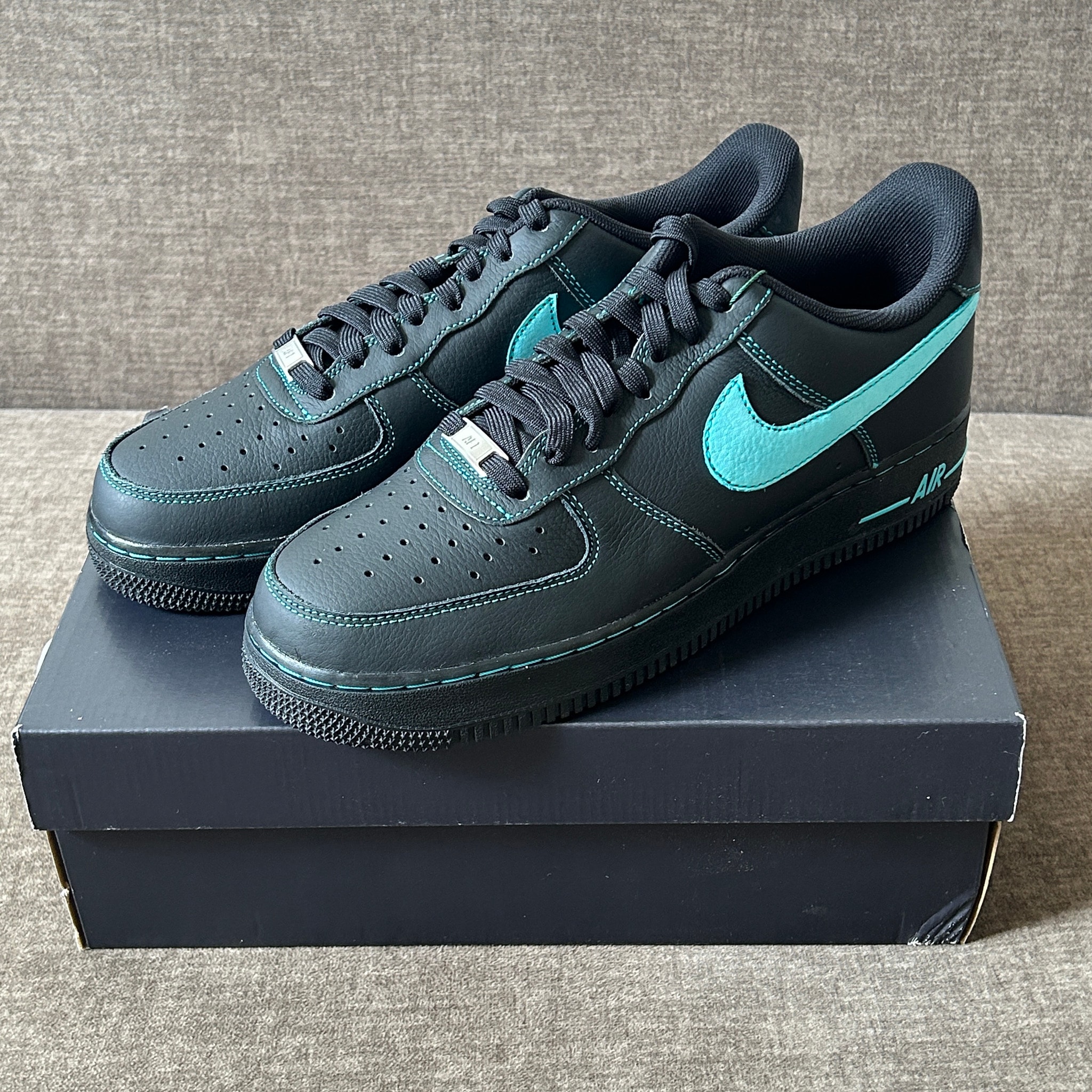 Nike Air Force 1 Low "Black Tiffany"