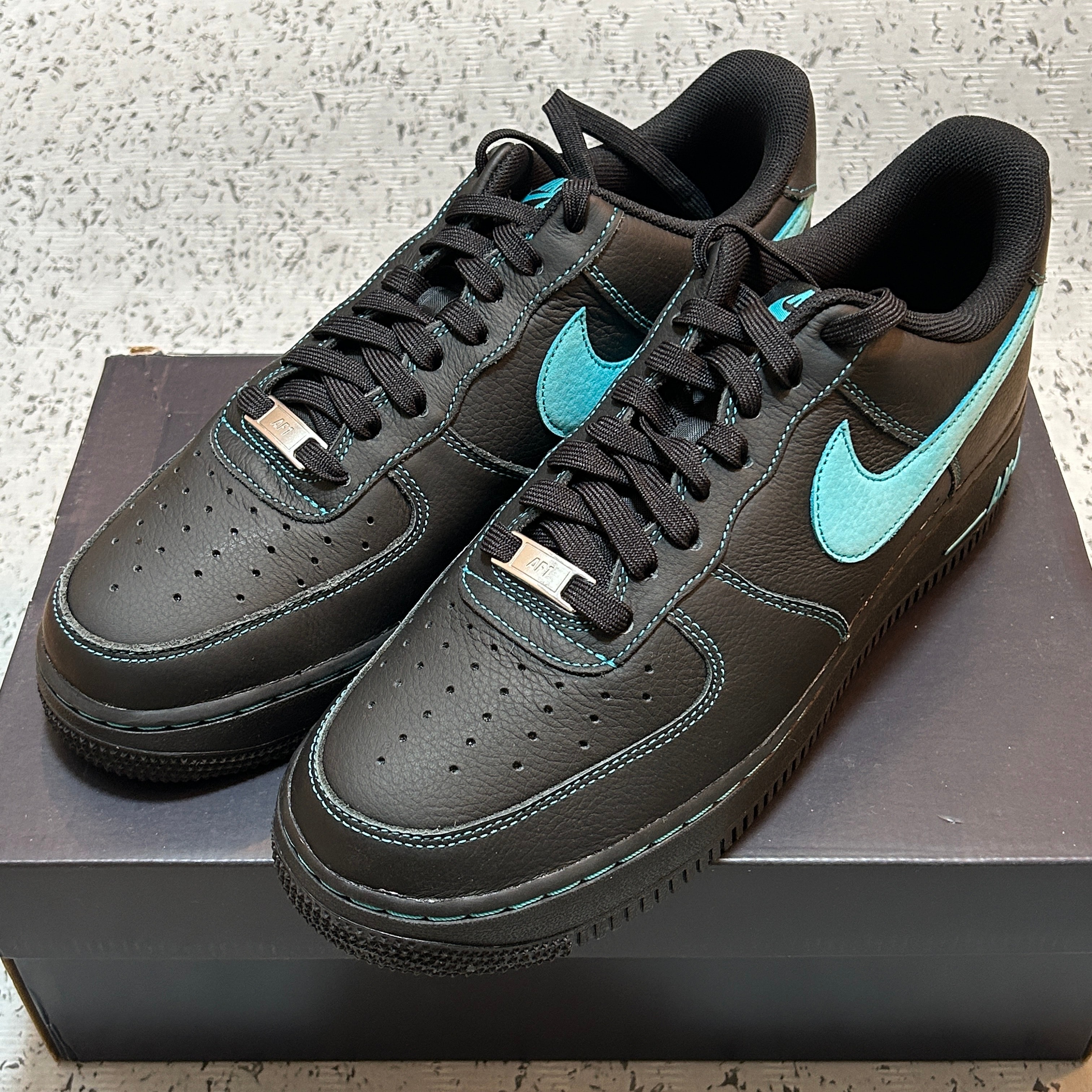 Nike Air Force 1 Low "Black Tiffany"