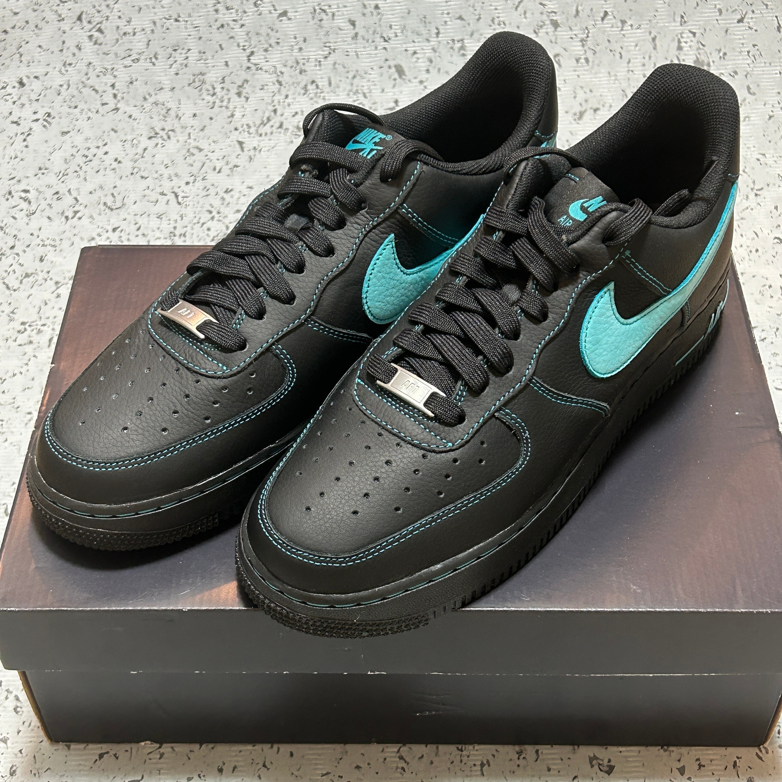 Nike Air Force 1 Low "Black Tiffany"