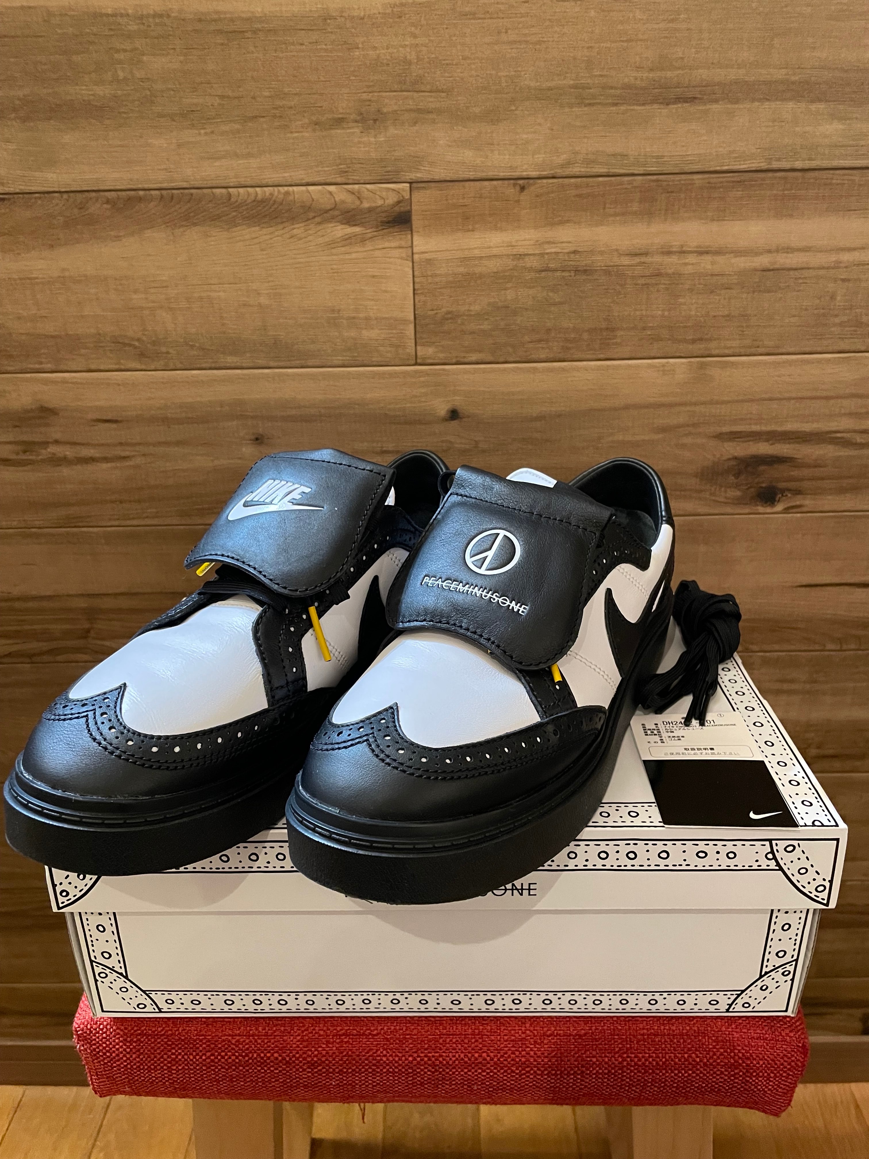 PEACEMINUSONE × Nike Kwondo 1 "Black and White" / G-DRAGON