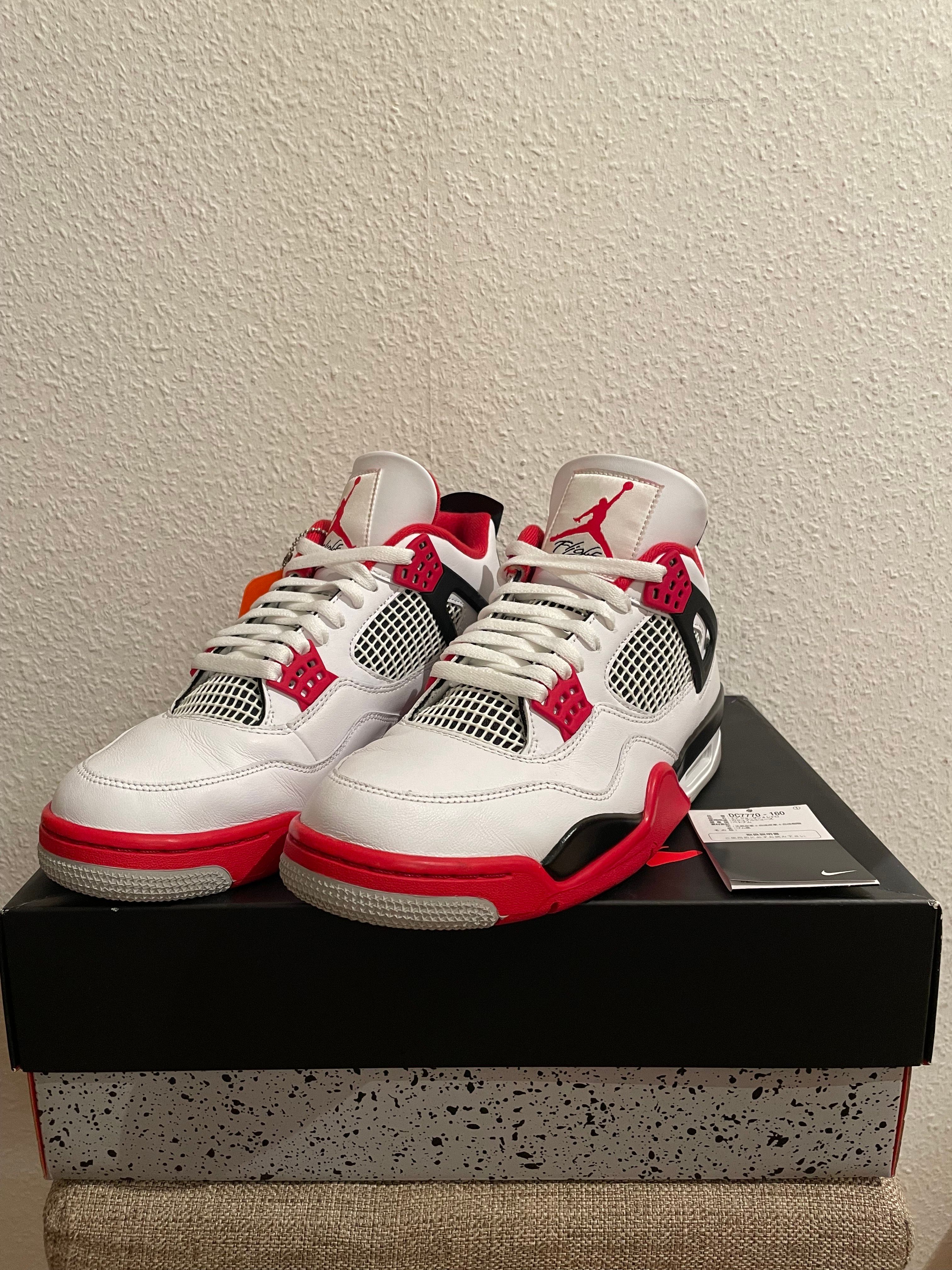 Nike Air Jordan 4 Retro OG "Fire Red" (2020)